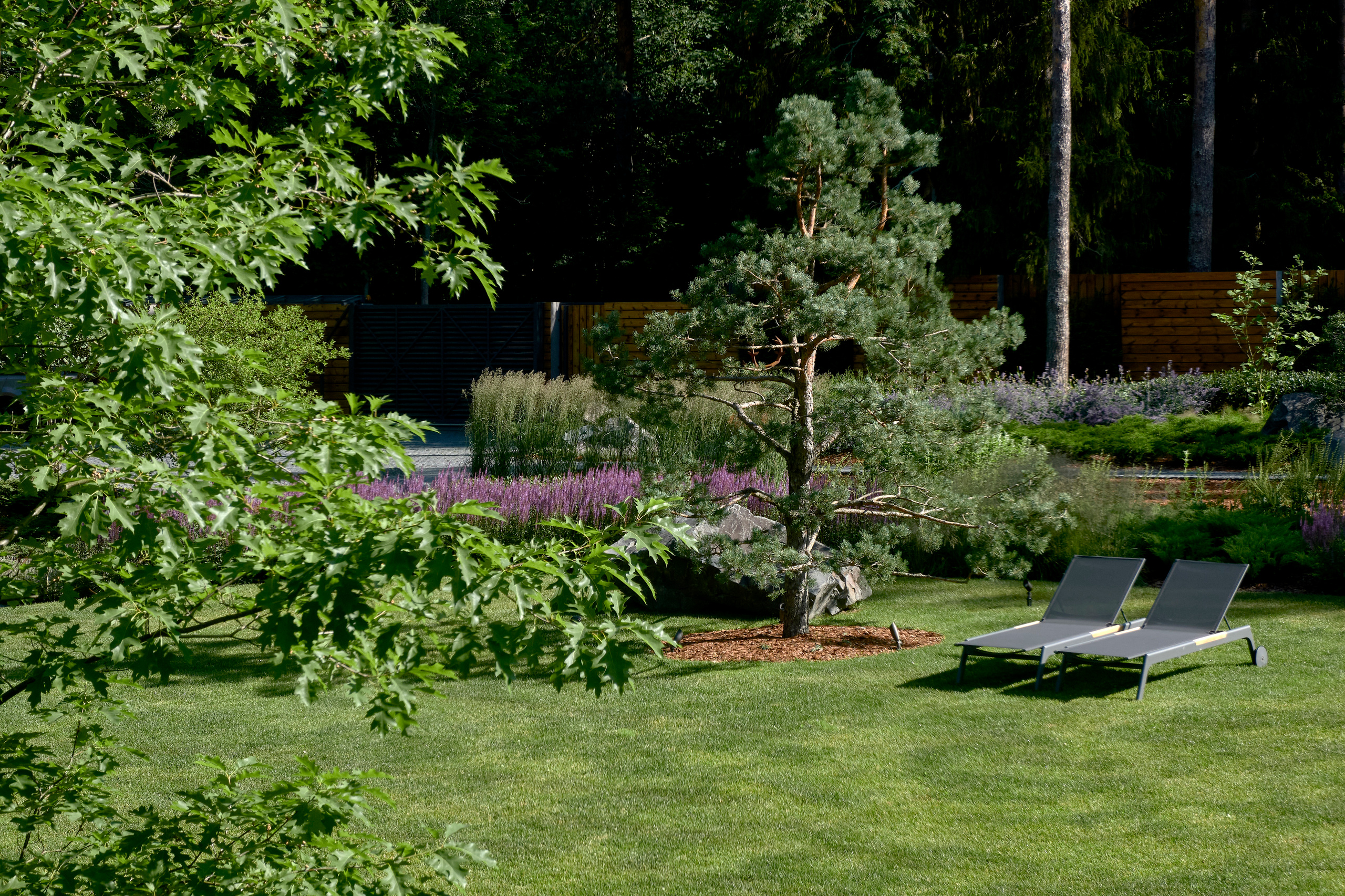 Ландшафтный и интерьерный фотограф Наталья Соловьева. Фотосъемка сада Усадьба Хрустальное для Валерия Федотова и ландшафтной студии lburo | interioto