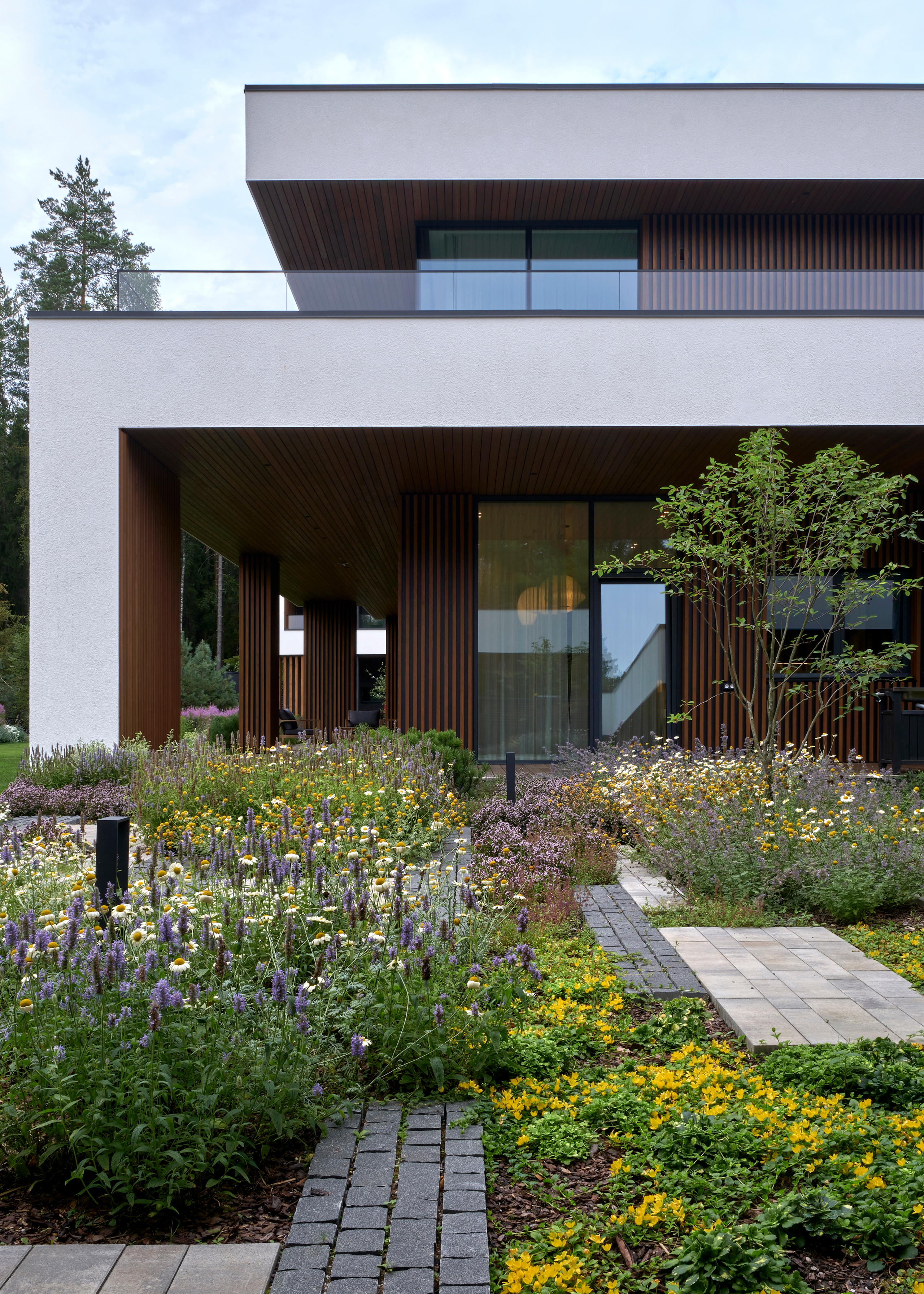 Ландшафтный и интерьерный фотограф Наталья Соловьева. Фотосъемка проекта сада Astragal для ландшафтной студии lburo | interioto