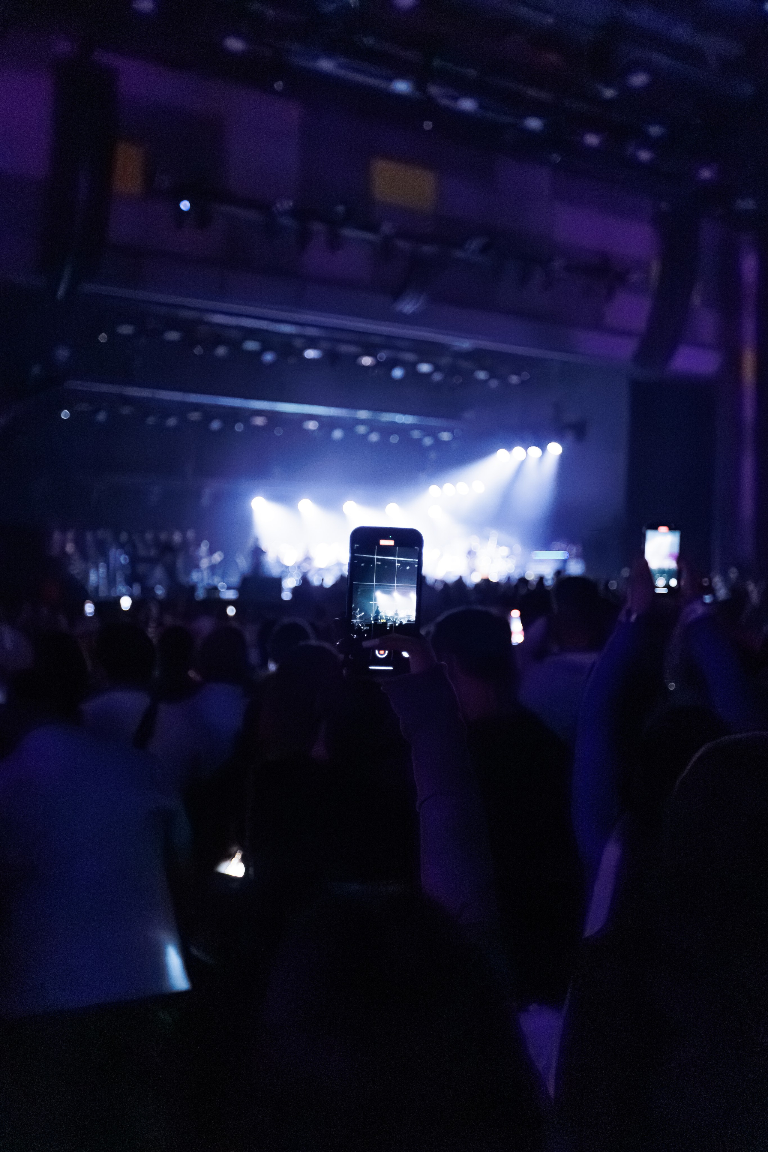 Concert Photography in Dubai — Anton Belyaev Live Performance. Evgen Yatsenko — Photographer in Dubai