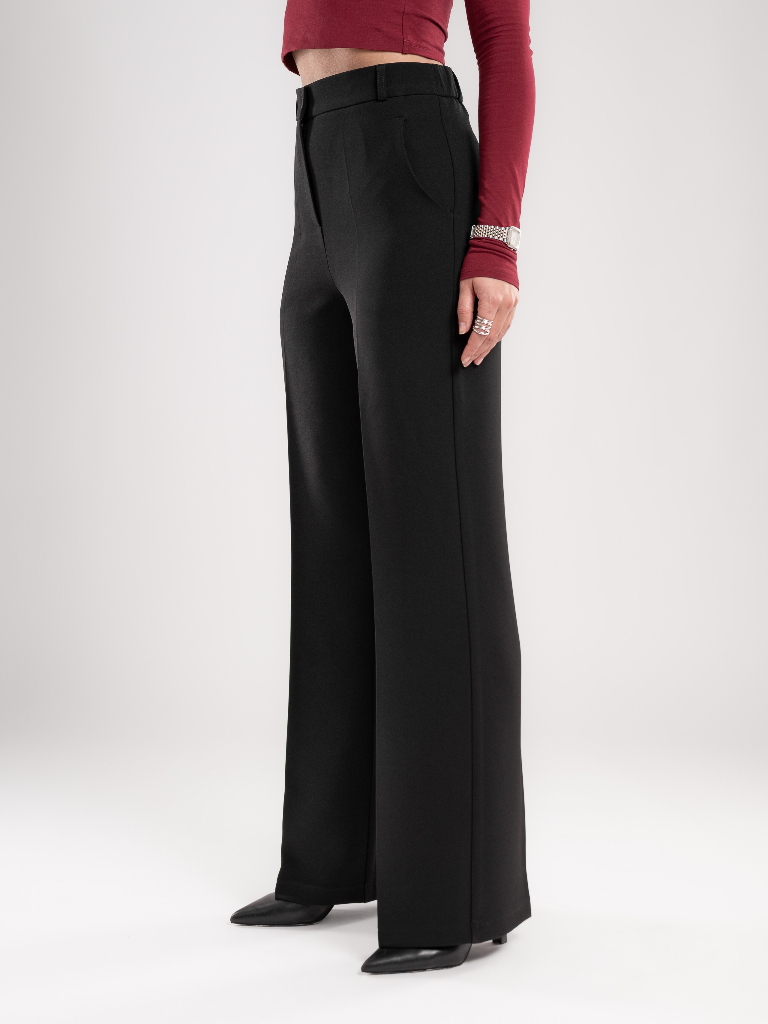 Классические брюки+серый фон. Предметный фотограф, фото для маркетплейсов Пятигорск, КМВ