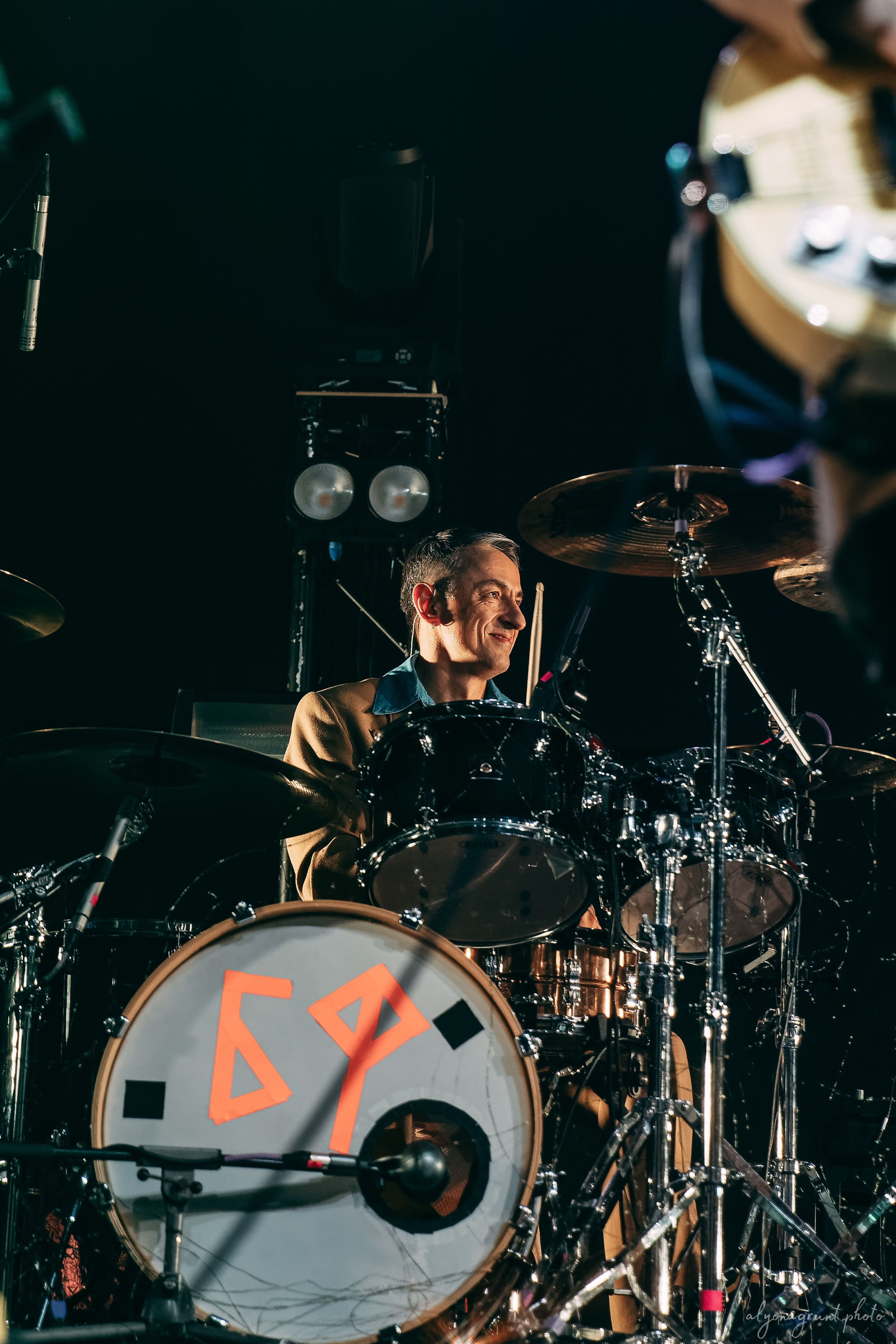 ВИА Велюр, фоторепортаж, СПб, BASE, 14.12.2025. Алена Адрианова: фотограф в Санкт-Петербурге