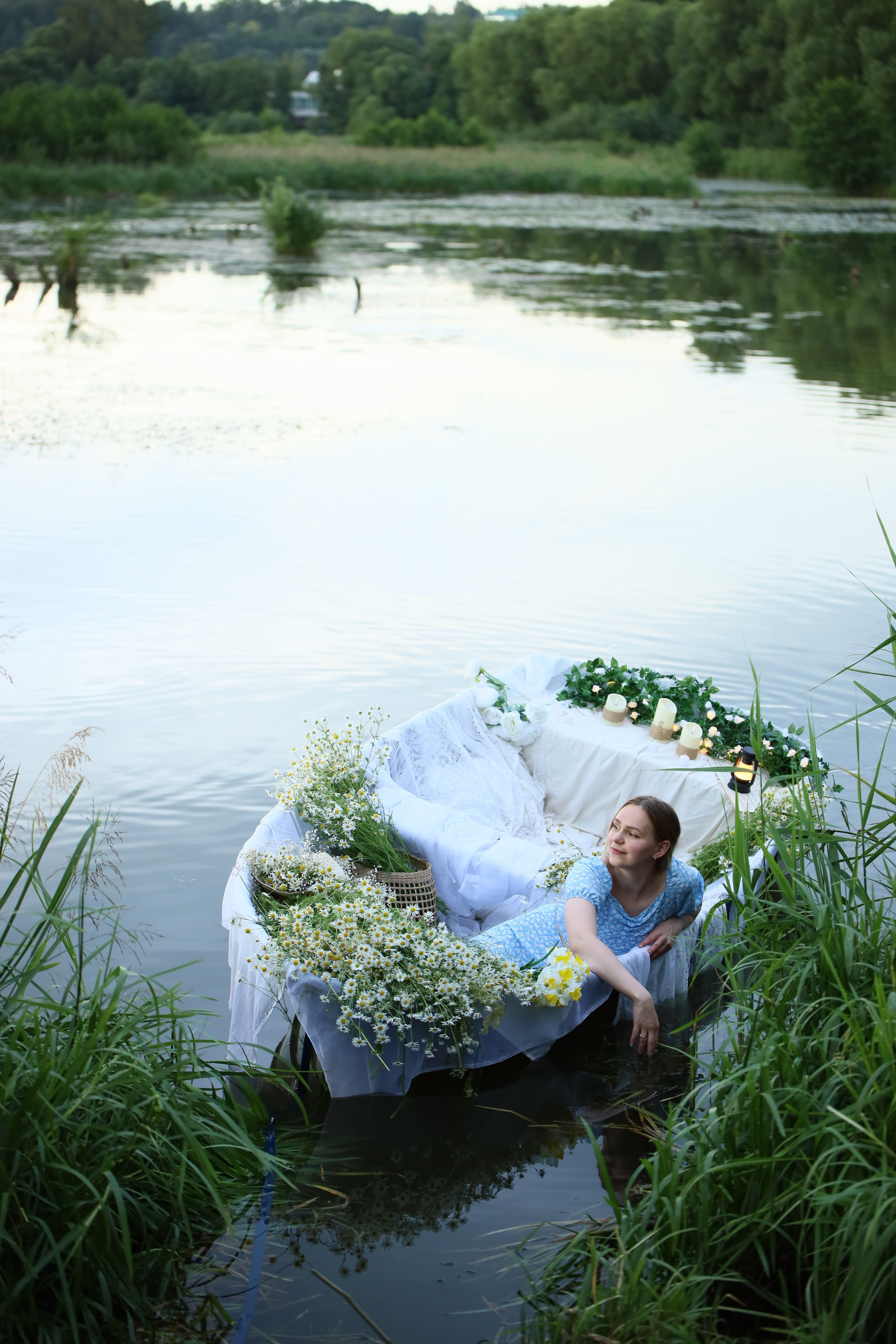 Настя, лодка. Фотограф Игорь Михайлов