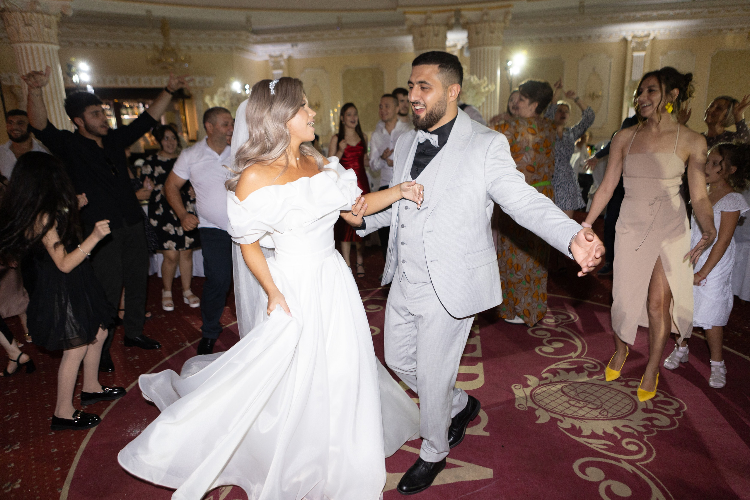 Свадебный фотограф Уфа — Руслан ГабдлисламовЖивые эмоции, красивые кадры, воспоминания на всю жизнь.Работаю по всей Республике Башкортоста. Свадебный фотограф Уфа Руслан Габдлисламов