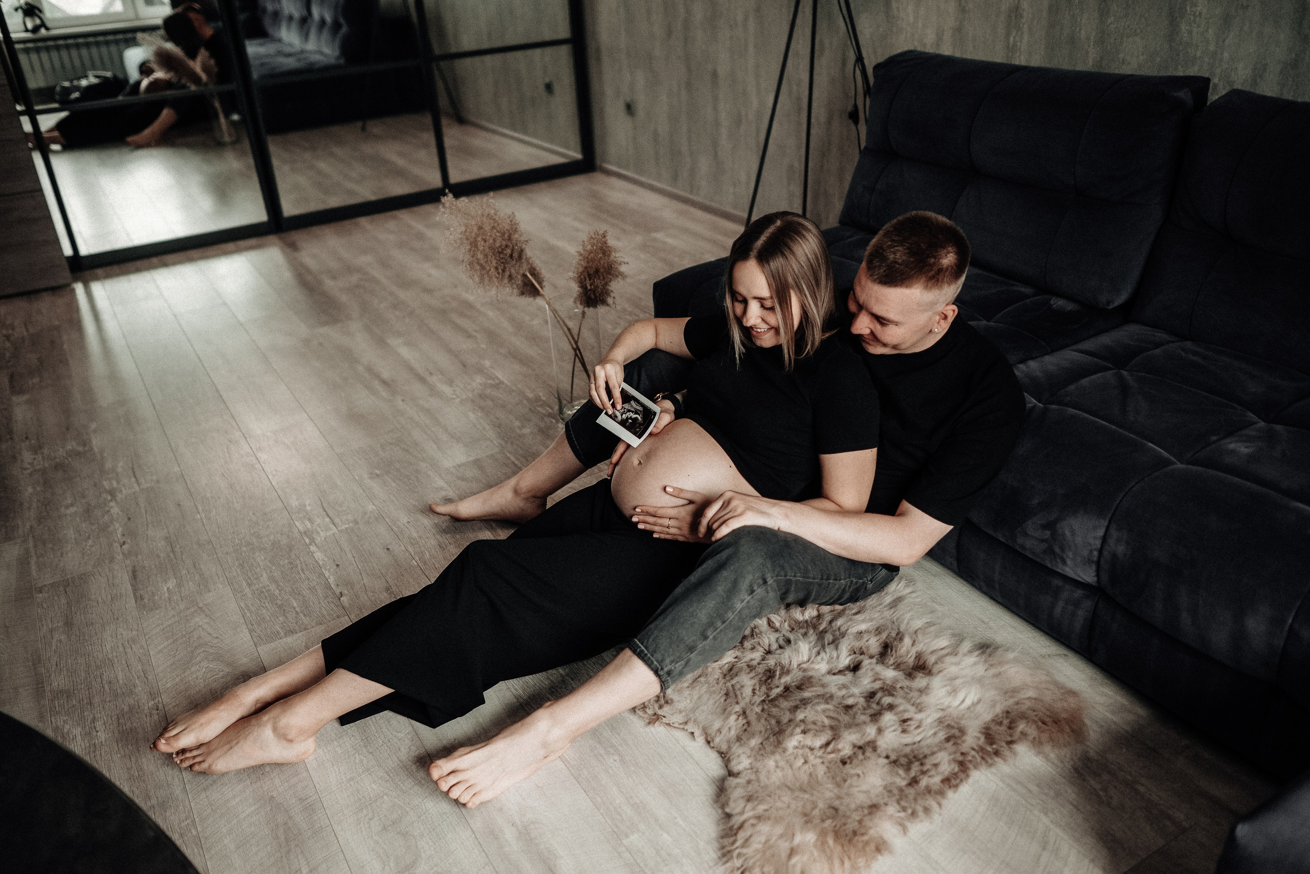 Миша и Ирина в ожидании чуда в домашней обстановке. Свадебный и портретный фотограф в Липецке Юлия Свит