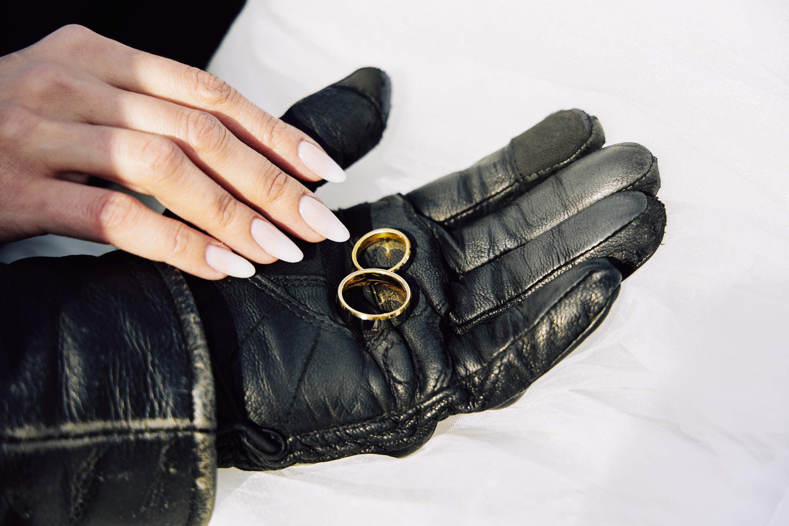 Фотосъемка в ЗАГСе, прогулка молодых, банкет