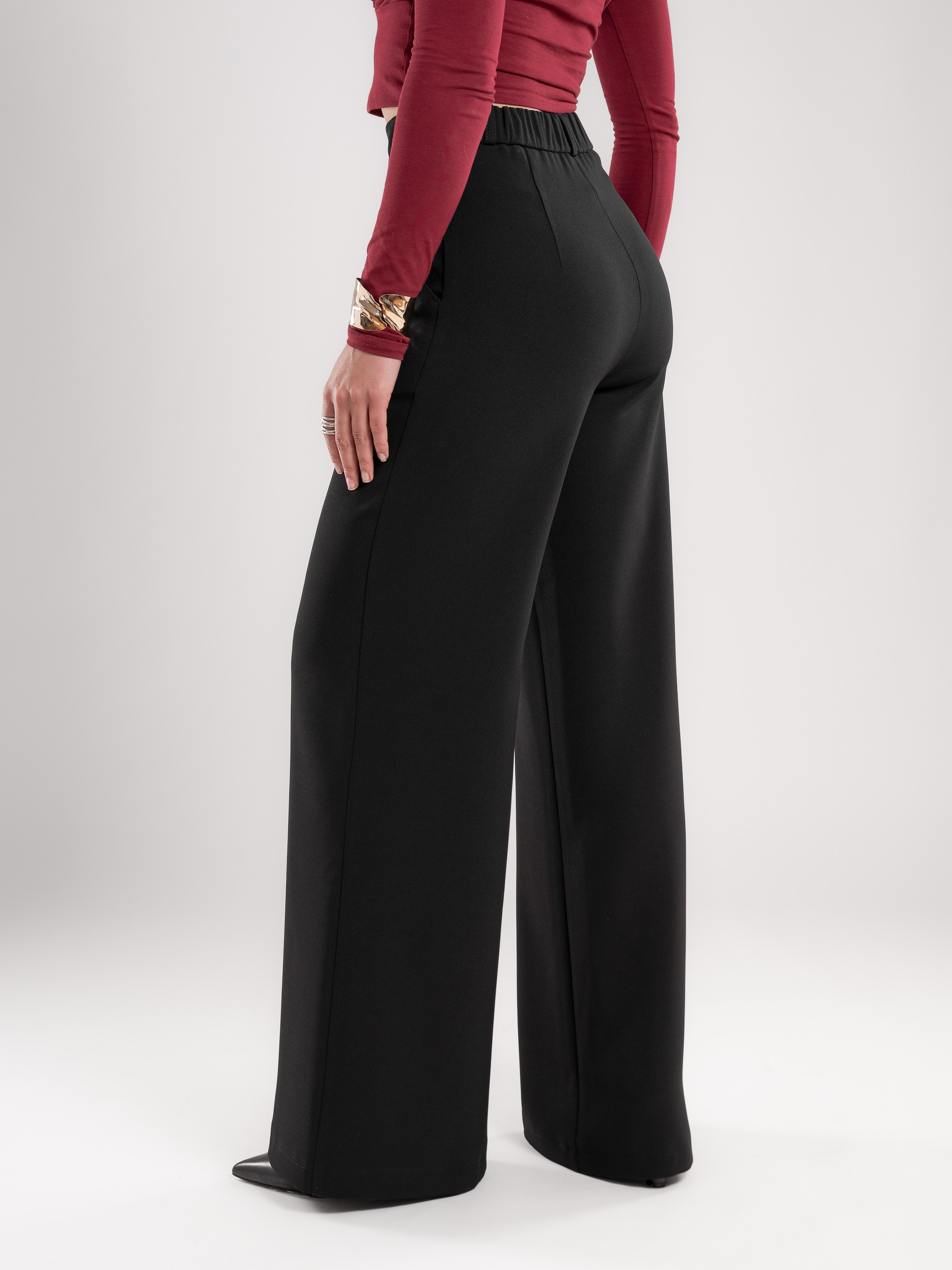 Классические брюки+серый фон. Предметный фотограф, фото для маркетплейсов Пятигорск, КМВ