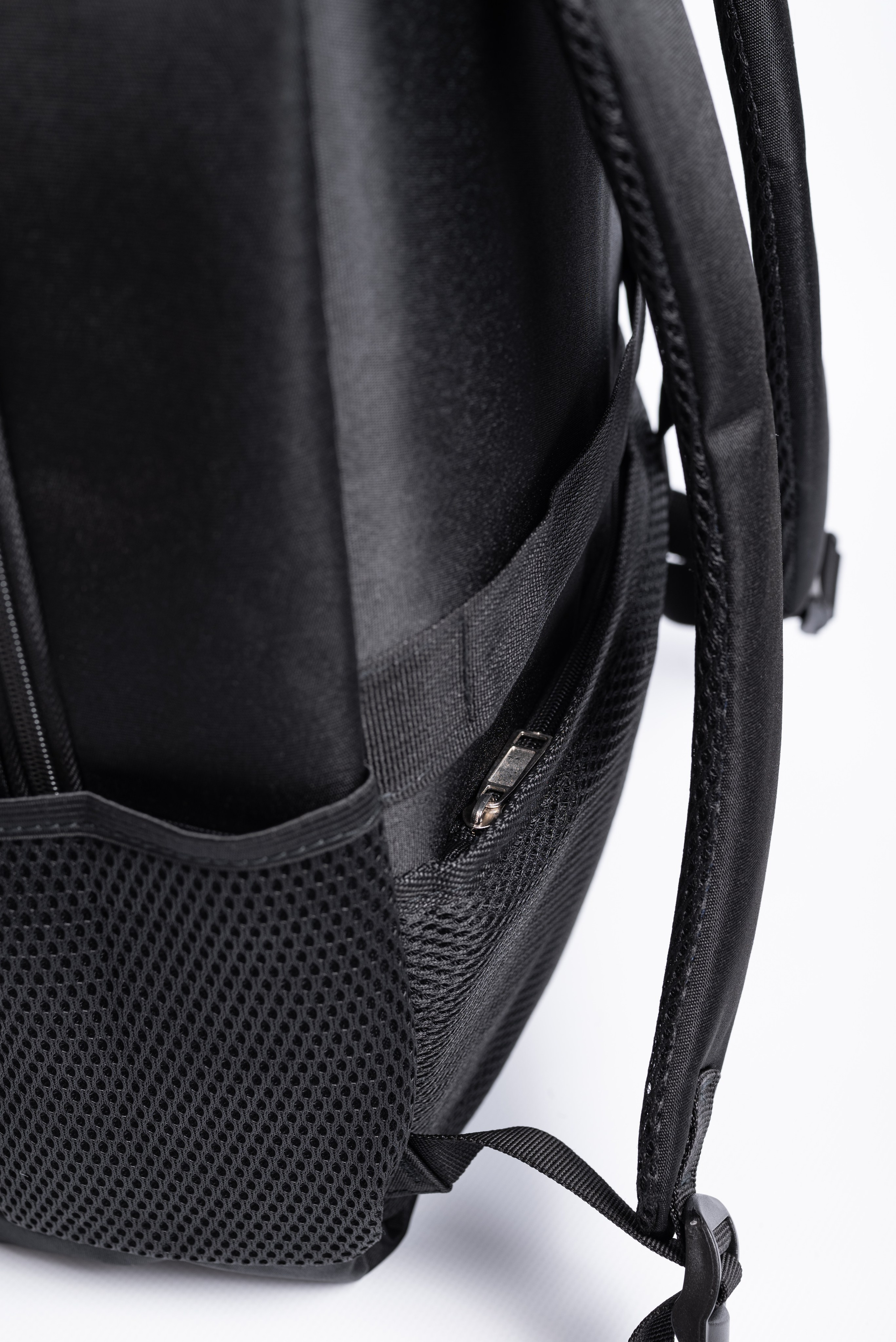 Рюкзаки. Предметный фотограф, фото для маркетплейсов Пятигорск, КМВ