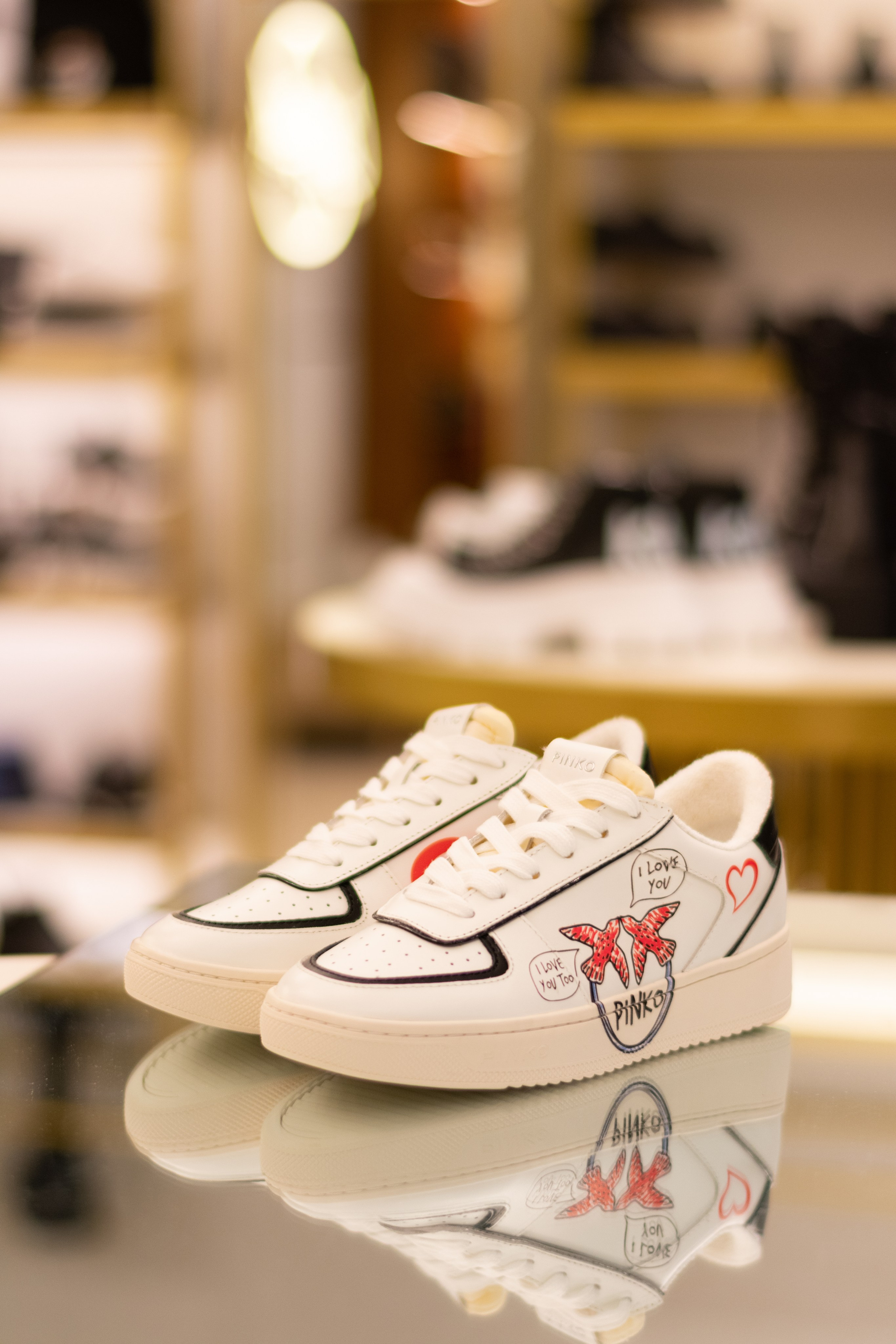 Для организаций. Предметная фотосессия для обувного магазина Capsula. Фотограф/видеограф Богдан Голованов