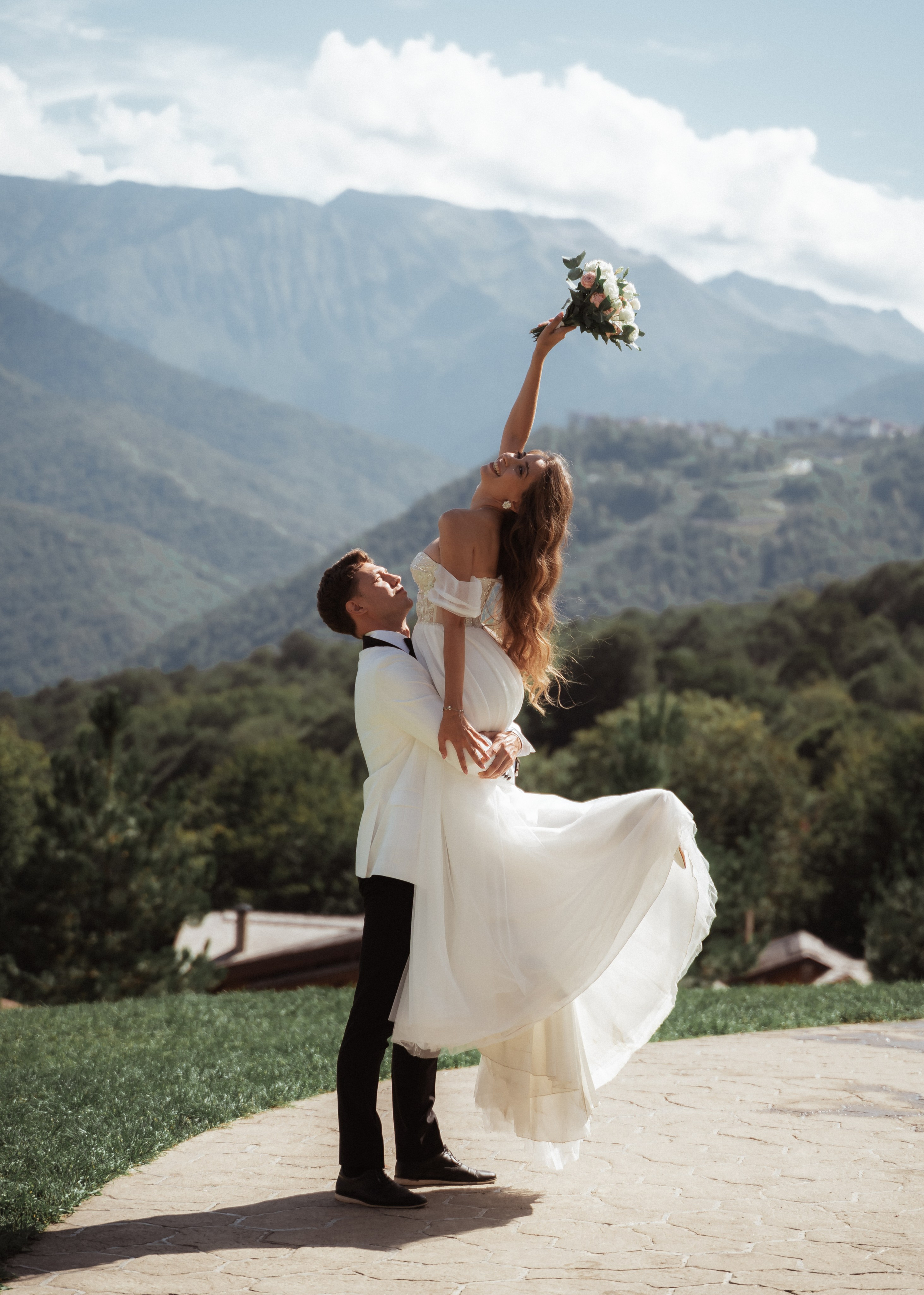 Свадебная фотосессия в Красной Поляне. Фотограф на Пхукете Максим