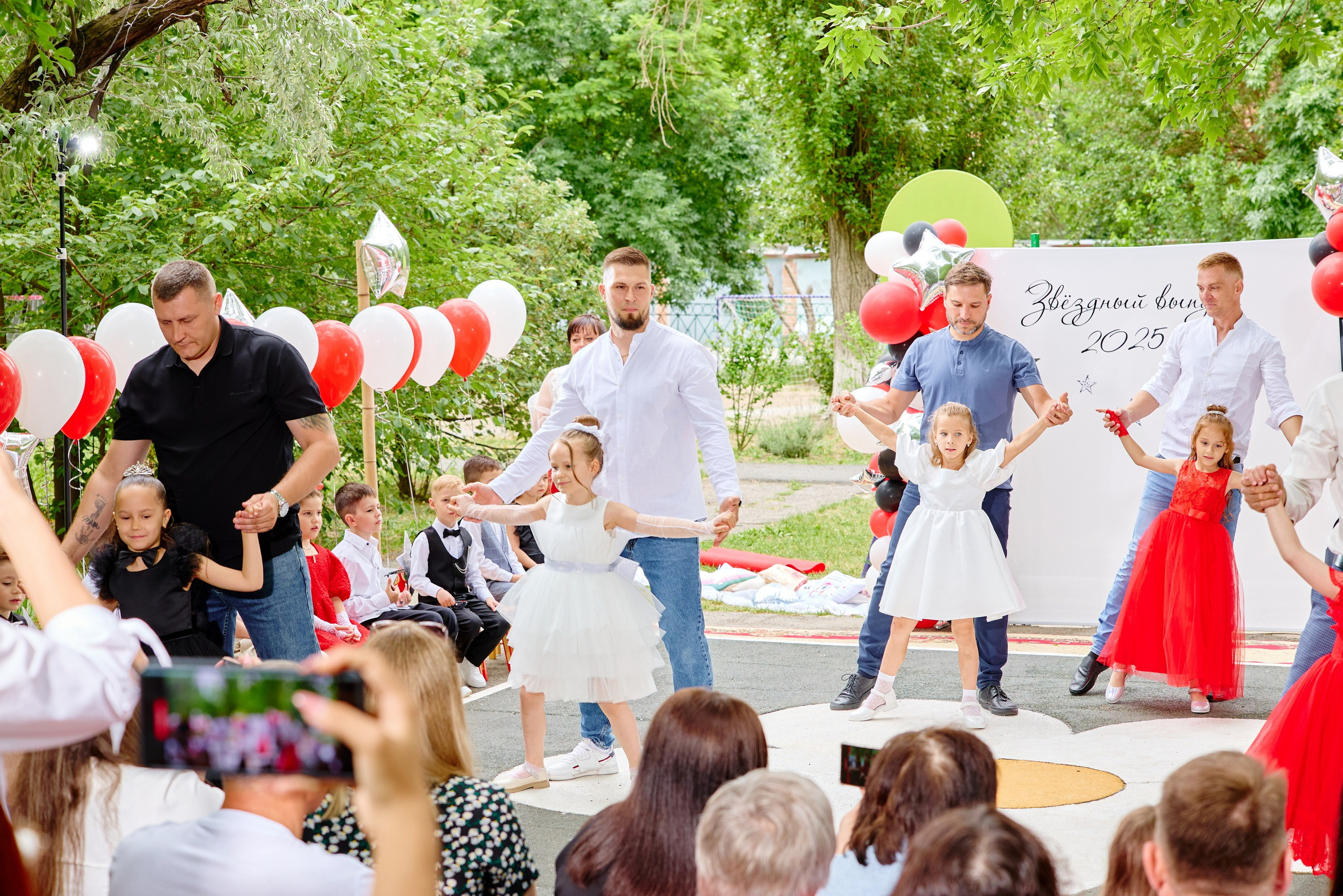 Выпускной 45 сад. Фотограф Выпускные альбомы Таганрог Сергей Коробченко