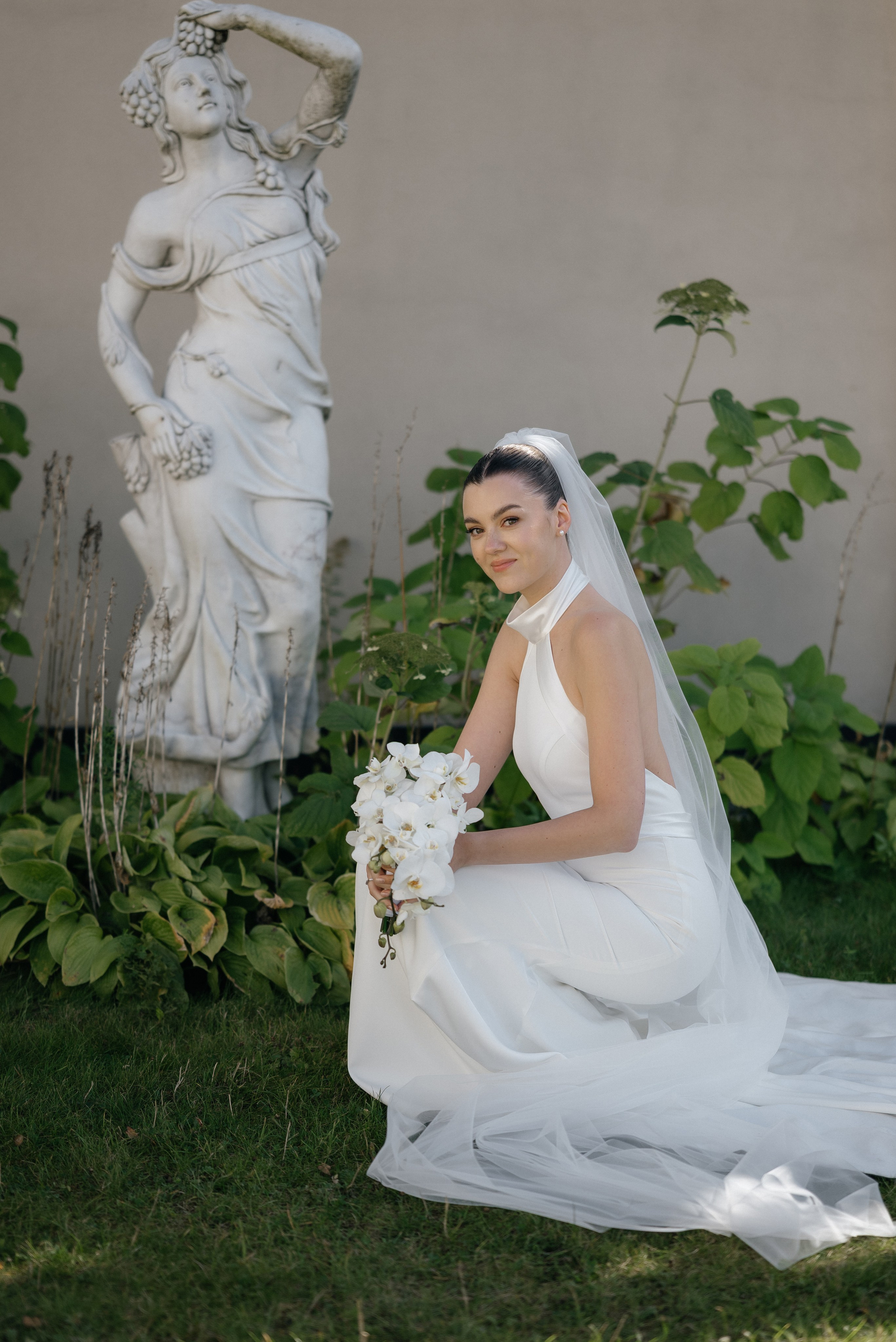 Wedding day in VERSAL PARK. Wedding PHOTOGRAPHER Andrew Vnukov