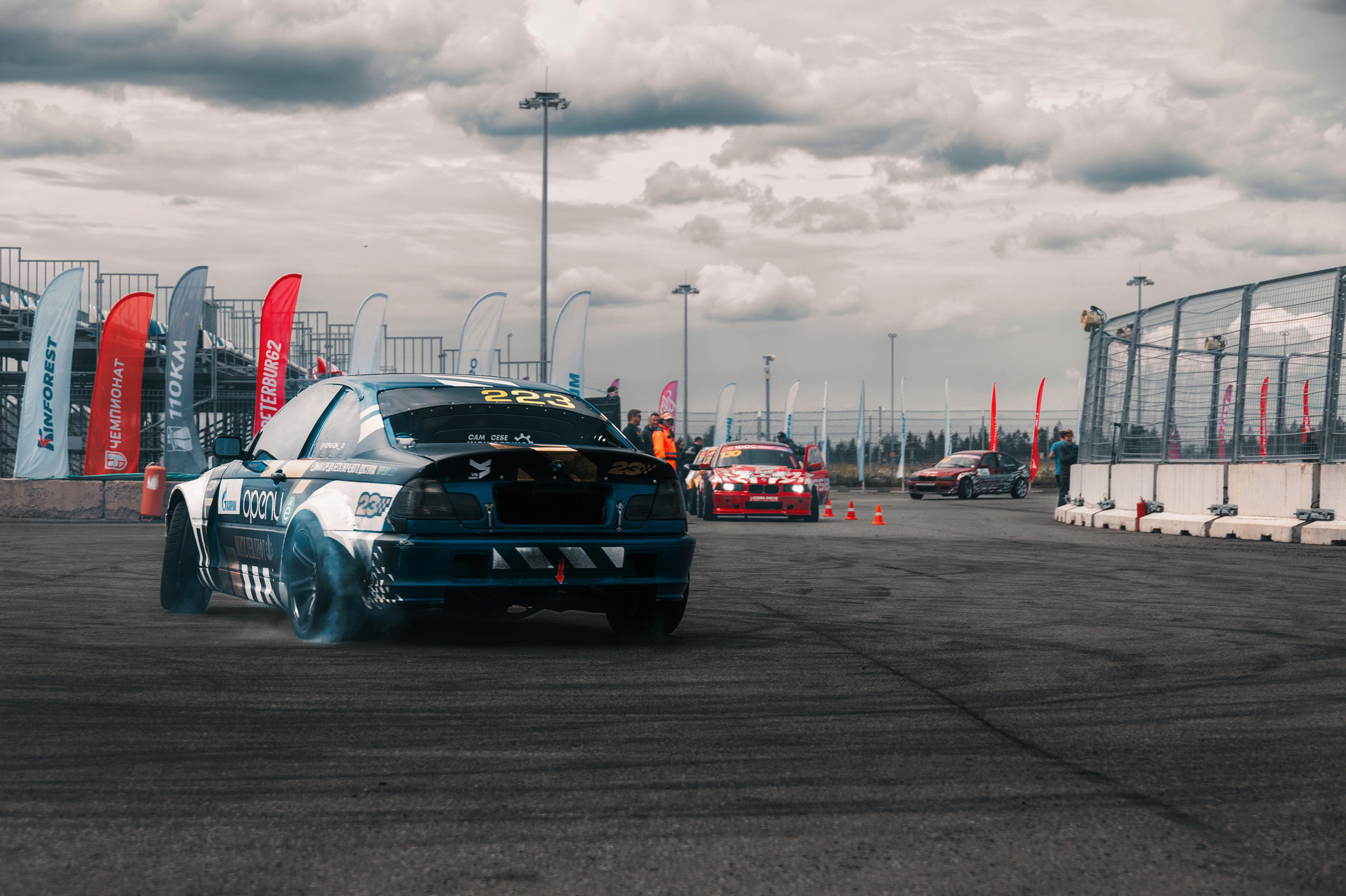 IDDC Этап 2: Бетонный Колизей и блогеры в деле