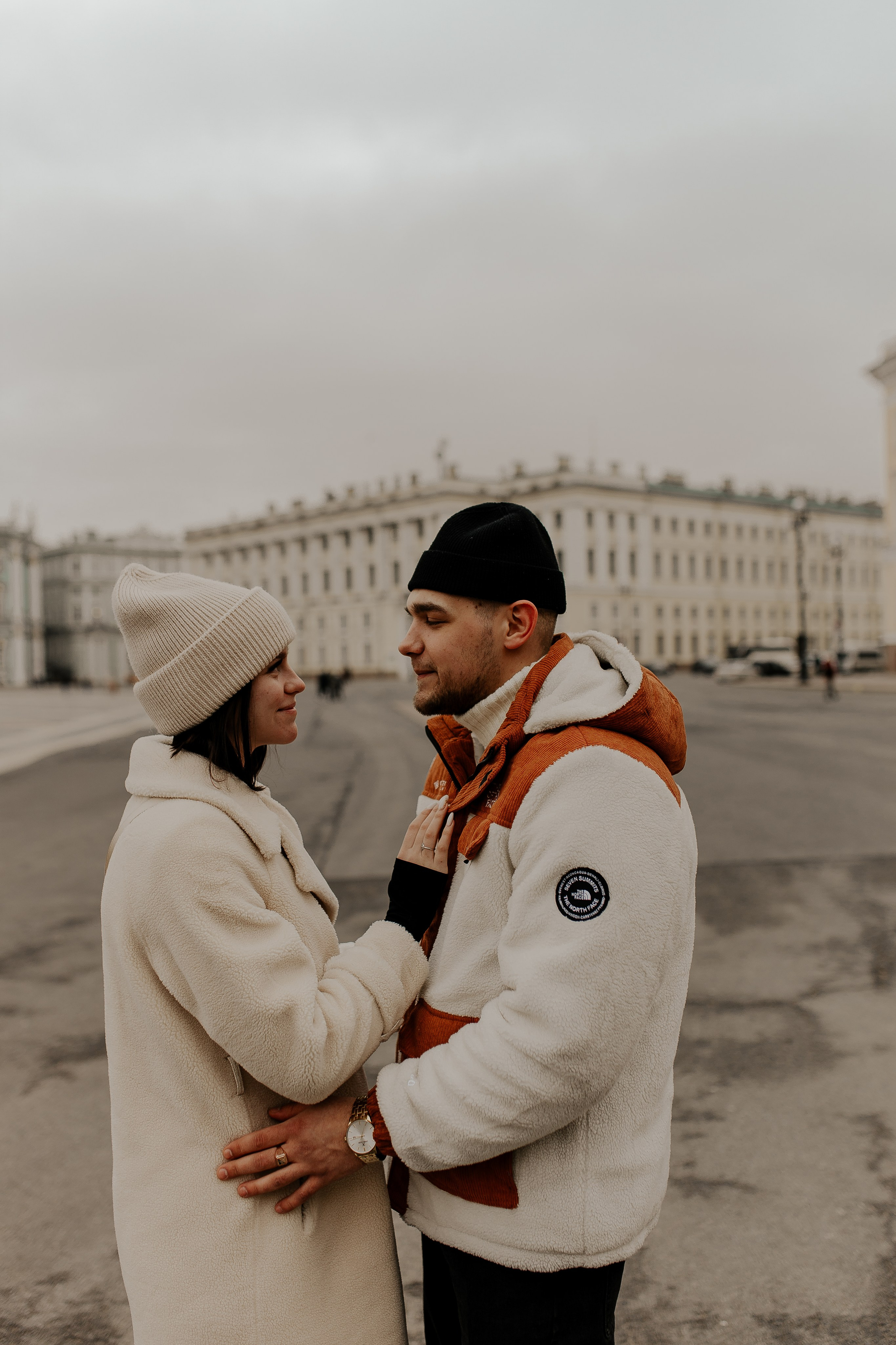 Lovestory на дворцовой площади. Фотограф в Санкт-Петербурге Лиза Семченкова