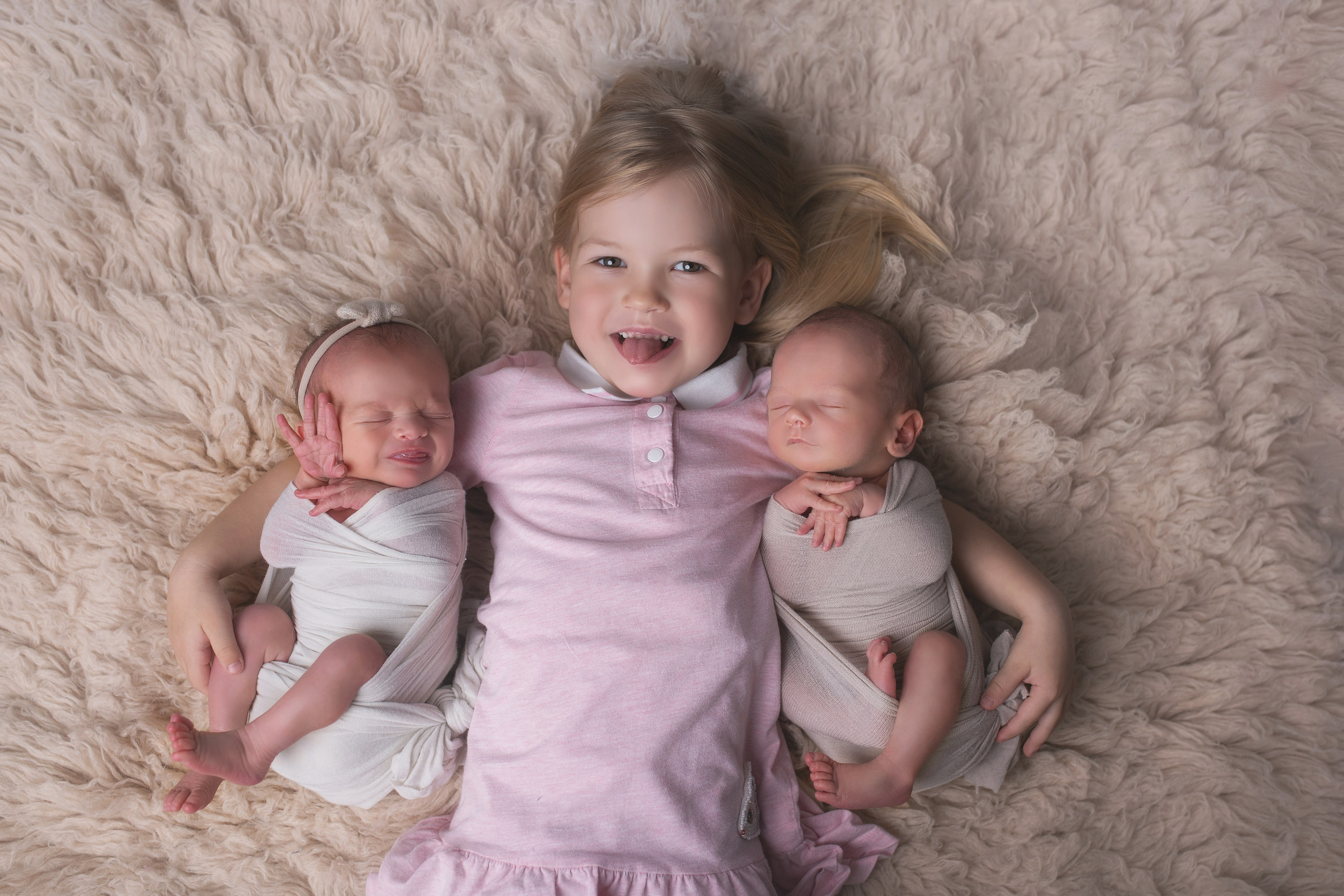 Двойня. Кобякова Мария. Фотограф новорождённых и детей до года город ИРКУТСК