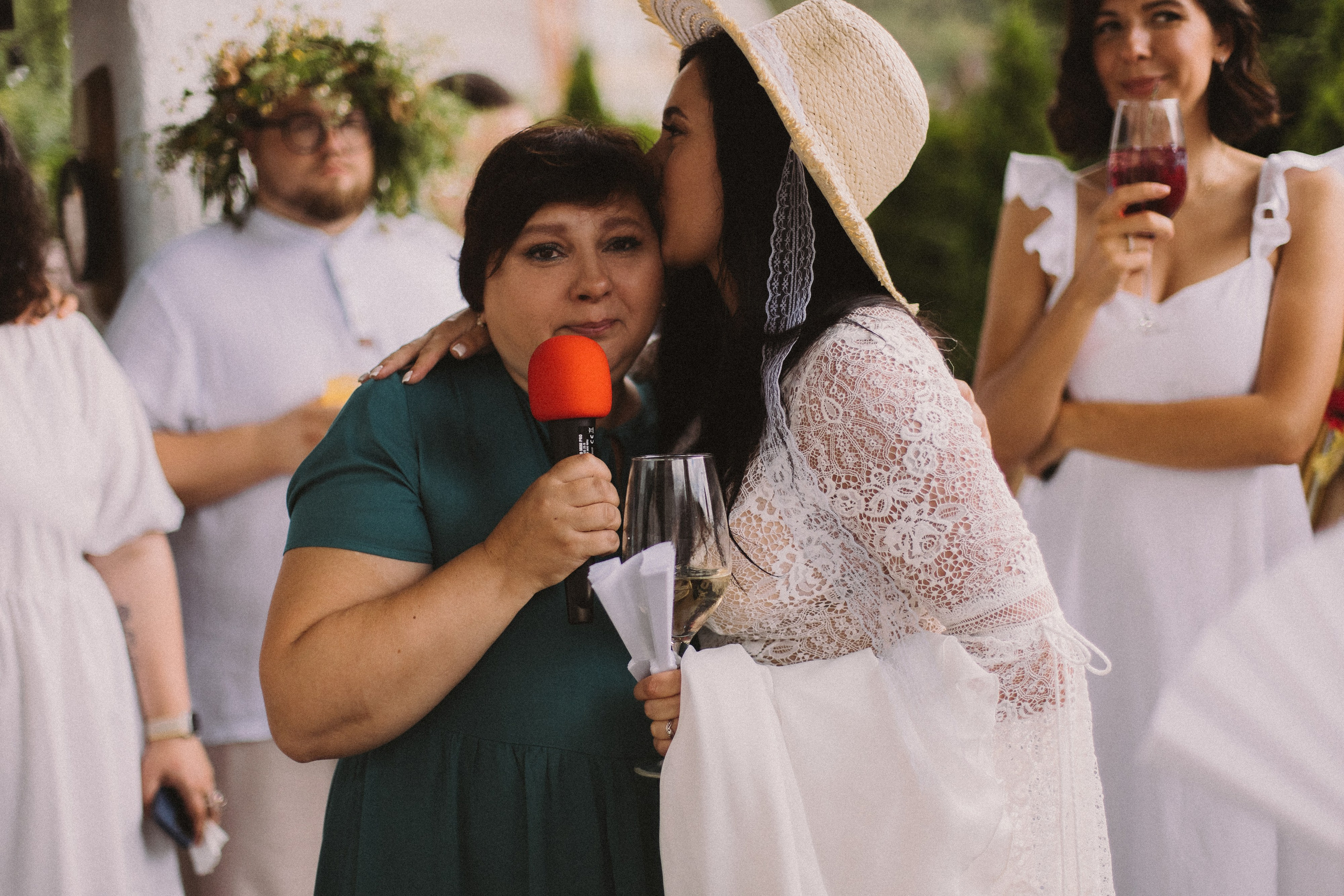 Репортажная фотосессия свадебной вечеринки в Красной поляне. Свадебный, репортажный и портретный фотограф Сочи, Краснодар. Александра Зайцева