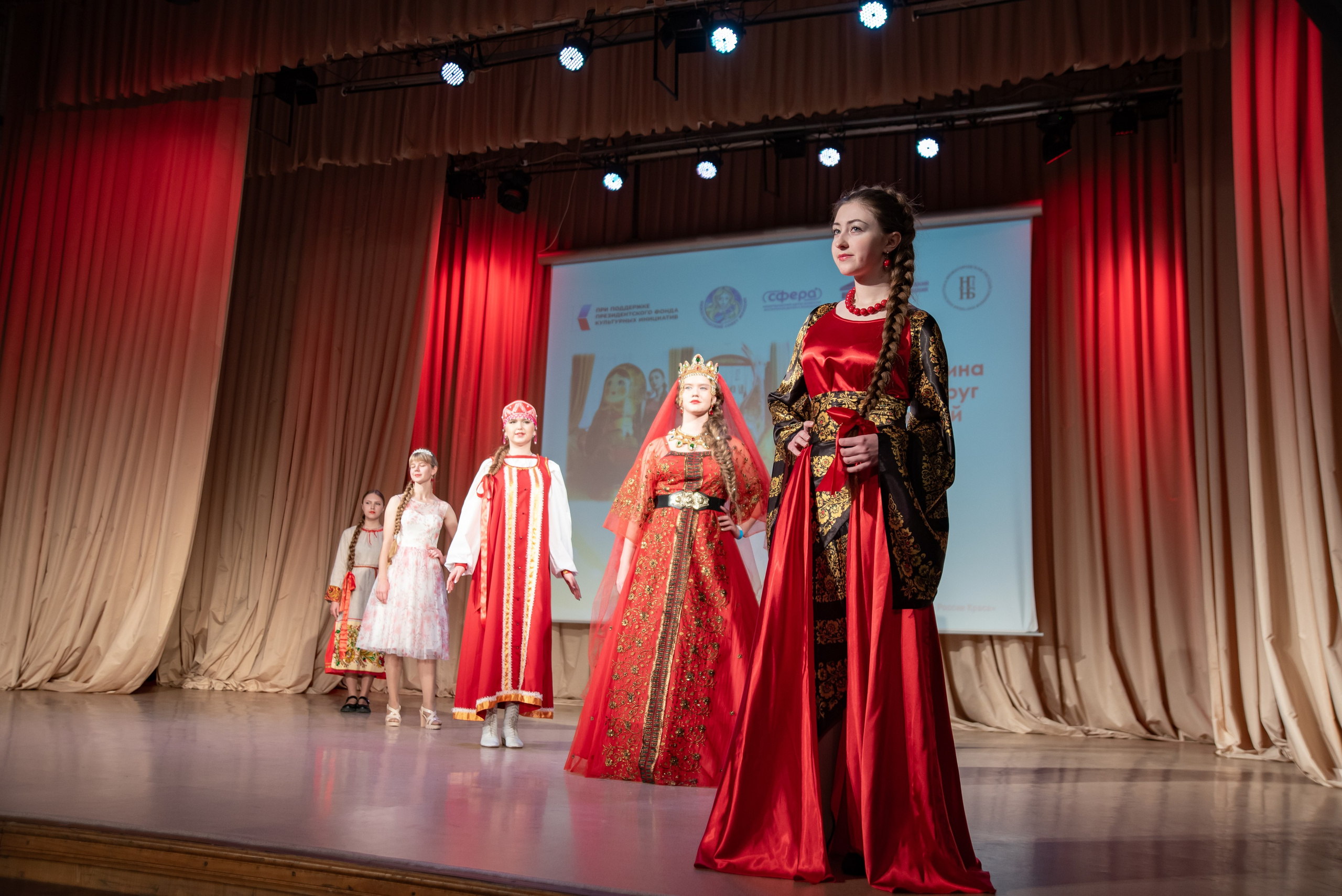 Репортажная съёмка концерта. Фотограф Макс Огурцов в Нижнем Новгороде