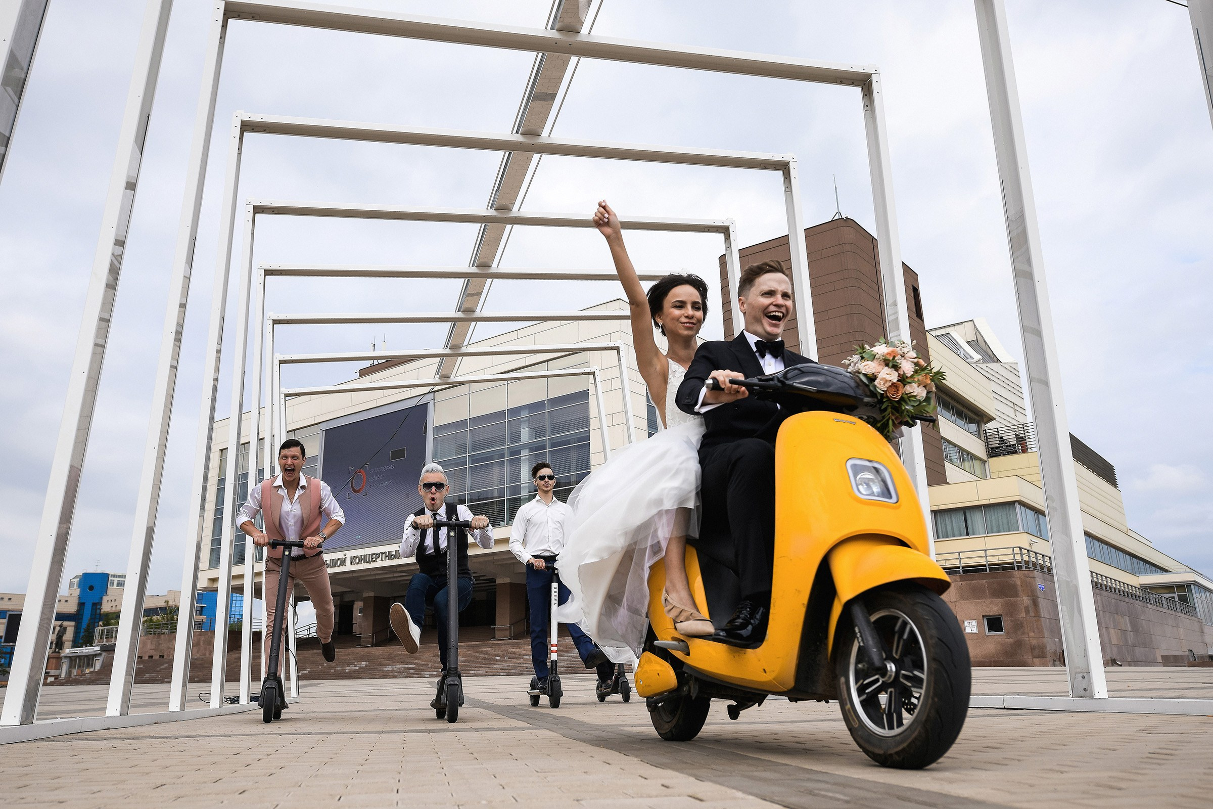 🌄 Демьян и Катя — свадьба в нацпарке "Столбы" | Веселый банкет и эпичные фото на скалах. 📸 Свадебный и семейный фотограф в Красноярске Тихомиров Евгений | 17 лет опыта | 800+ свадеб