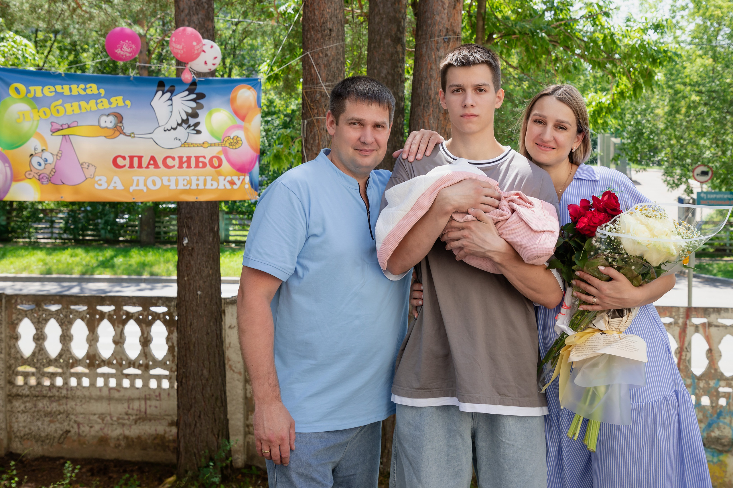 Выписка из роддома. Свадебный, семейный, школьный Фотограф и видеограф Худаноговы Александр и Ирина г. Зеленогорск, Красноярск