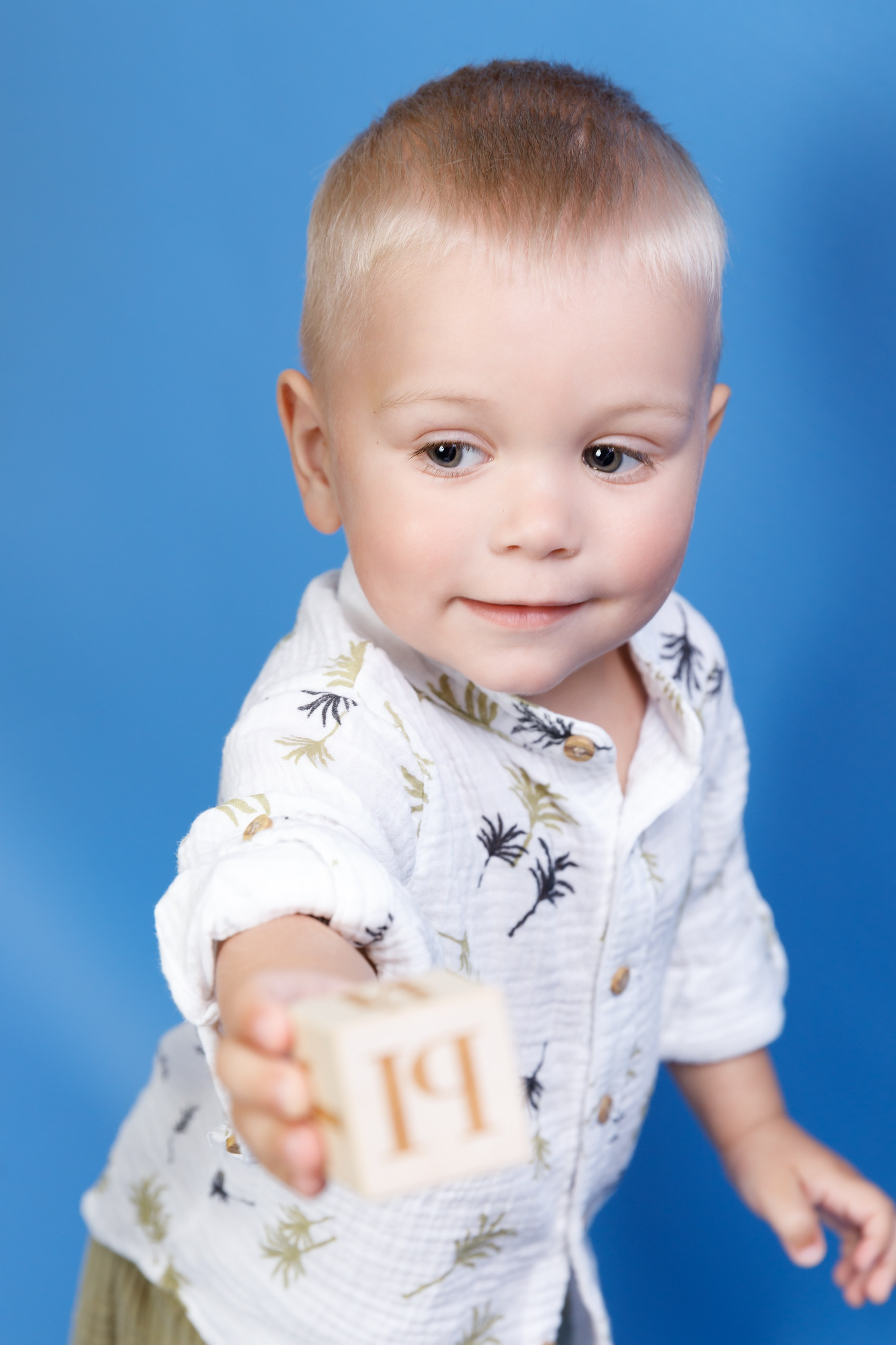 Артёмка 2 годика. Фотограф Анна Телекаева, выпускные альбомы, семейные и репортажные съемки в Омске