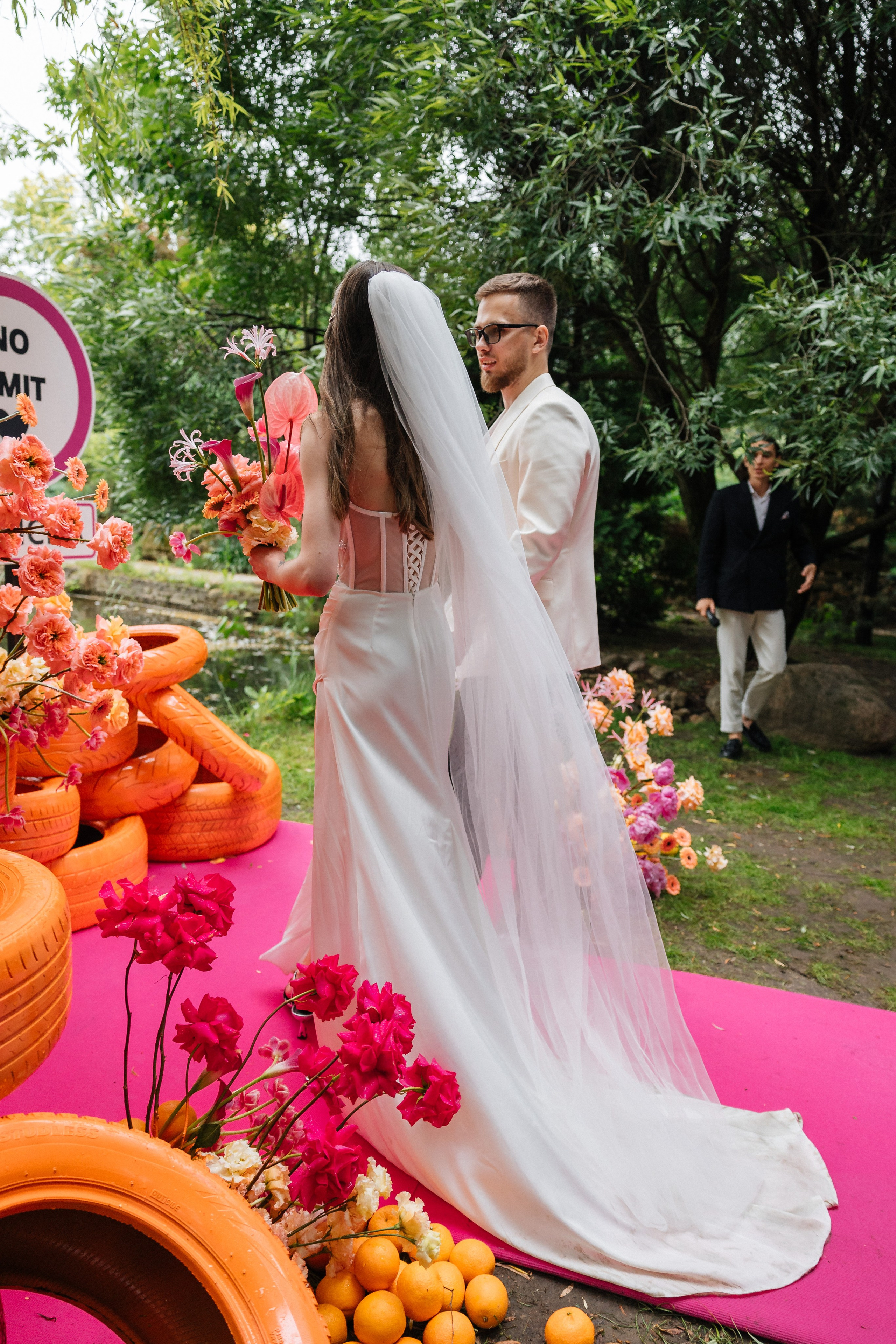 Свадебная съемка в Москве — Профессиональный свадебный фотограф для вашей свадьбы, фото и видео услуги. Фотограф Аделина Raw