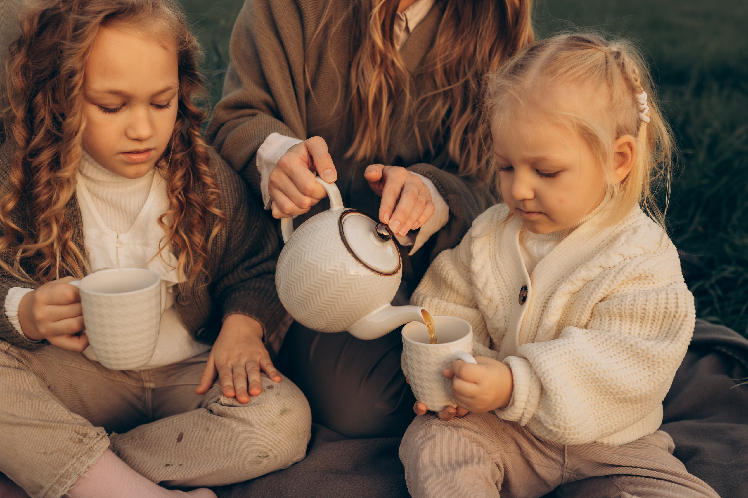 A warm afternoon in the field, just us and the time to be together. Katerina Nord | Wedding and Couple Photographer in Germany and Europe