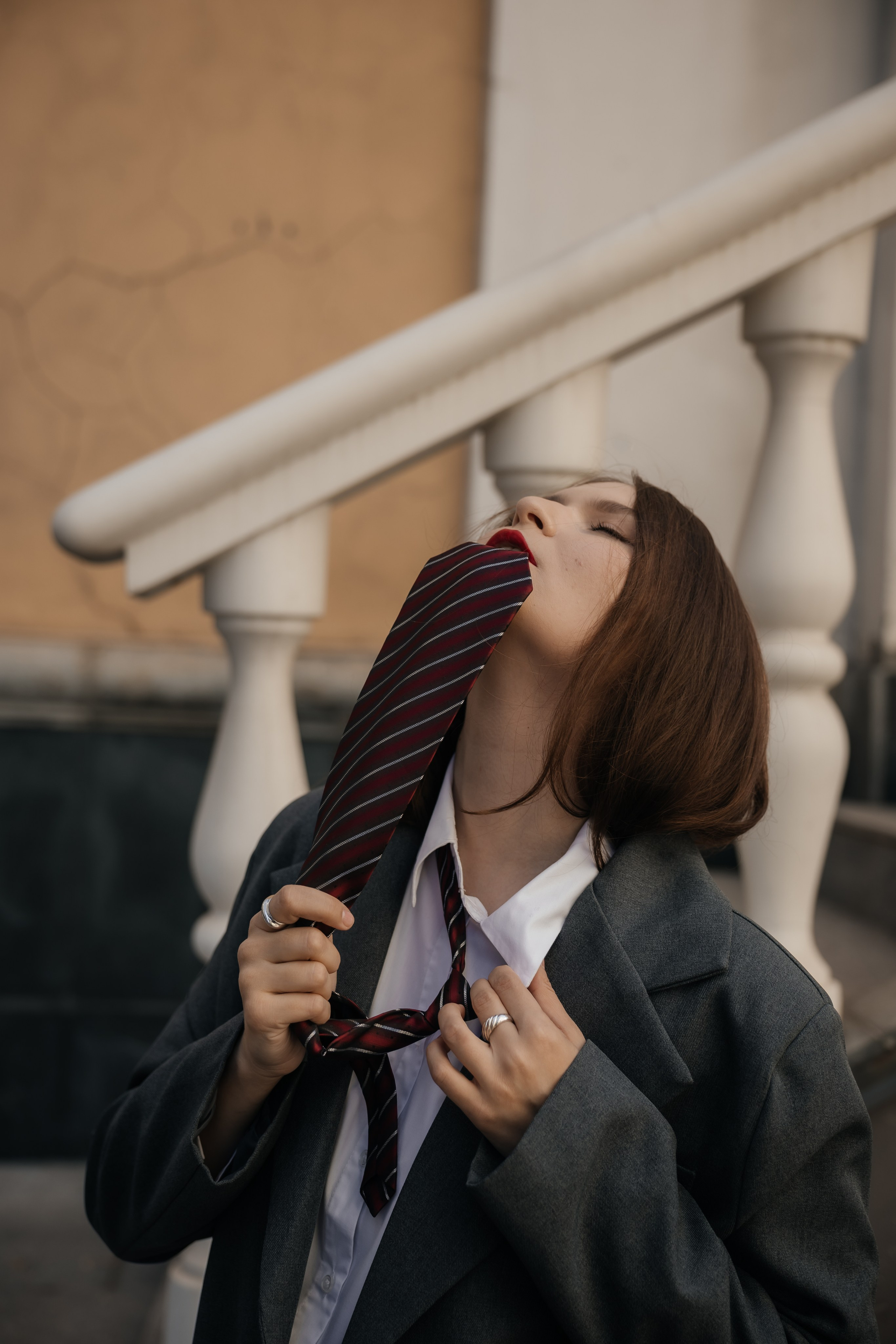 Софа. Прогулочная фотосессия у Победы. Свадебный и семейный фотограф в Новосибирске Ирина Дорошкова