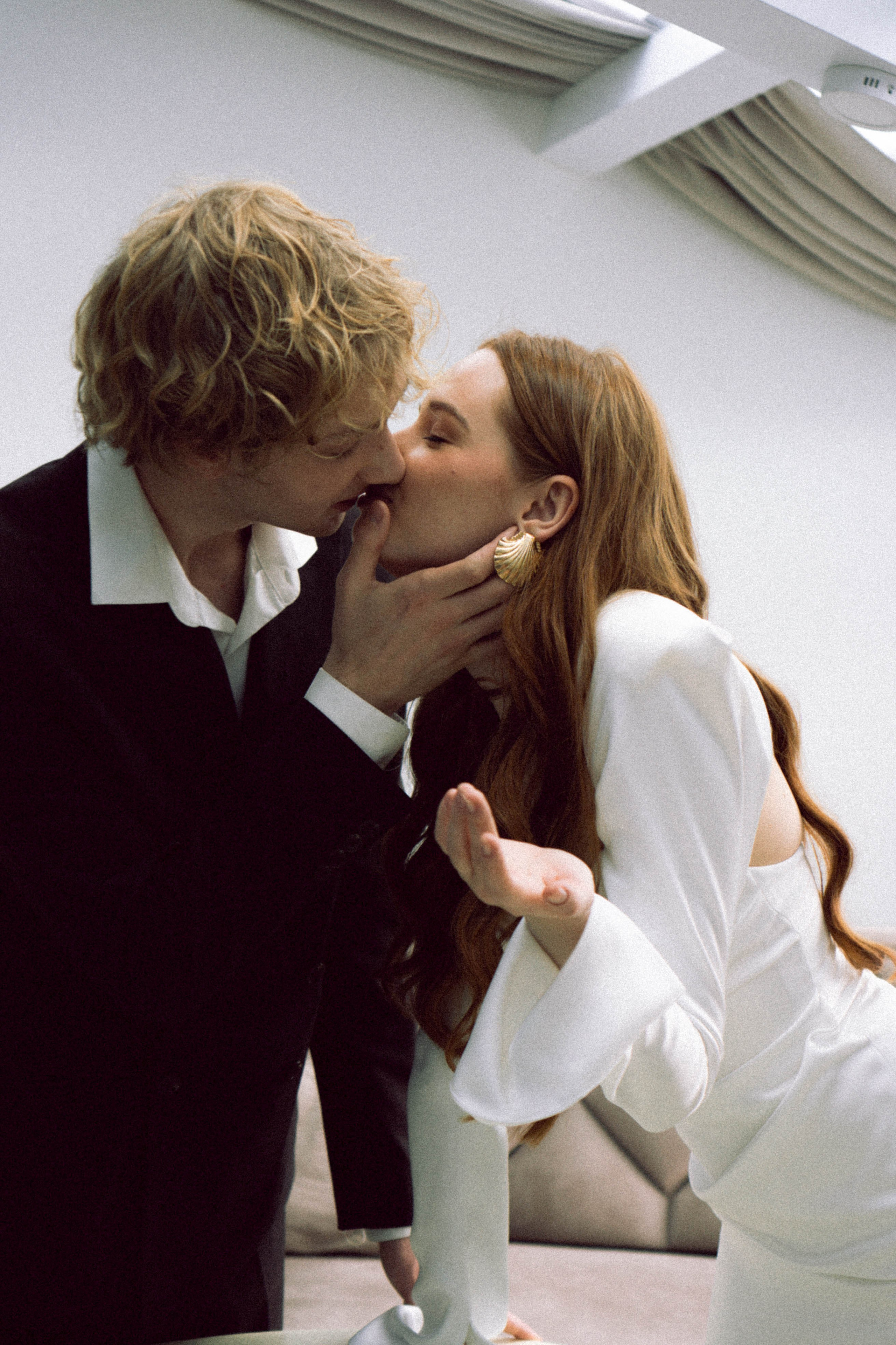 СВАДЕБНАЯ СЬЕМКА В ОТЕЛЕ. СБОРЫ ЖЕНИХА И НЕВЕСТЫ И ТАКЖЕ ТОР И ПОДГОТОВКА К ПРОГУЛКЕ. Профессиональный фотограф, Санкт-Петербург — Виктория Богомолова