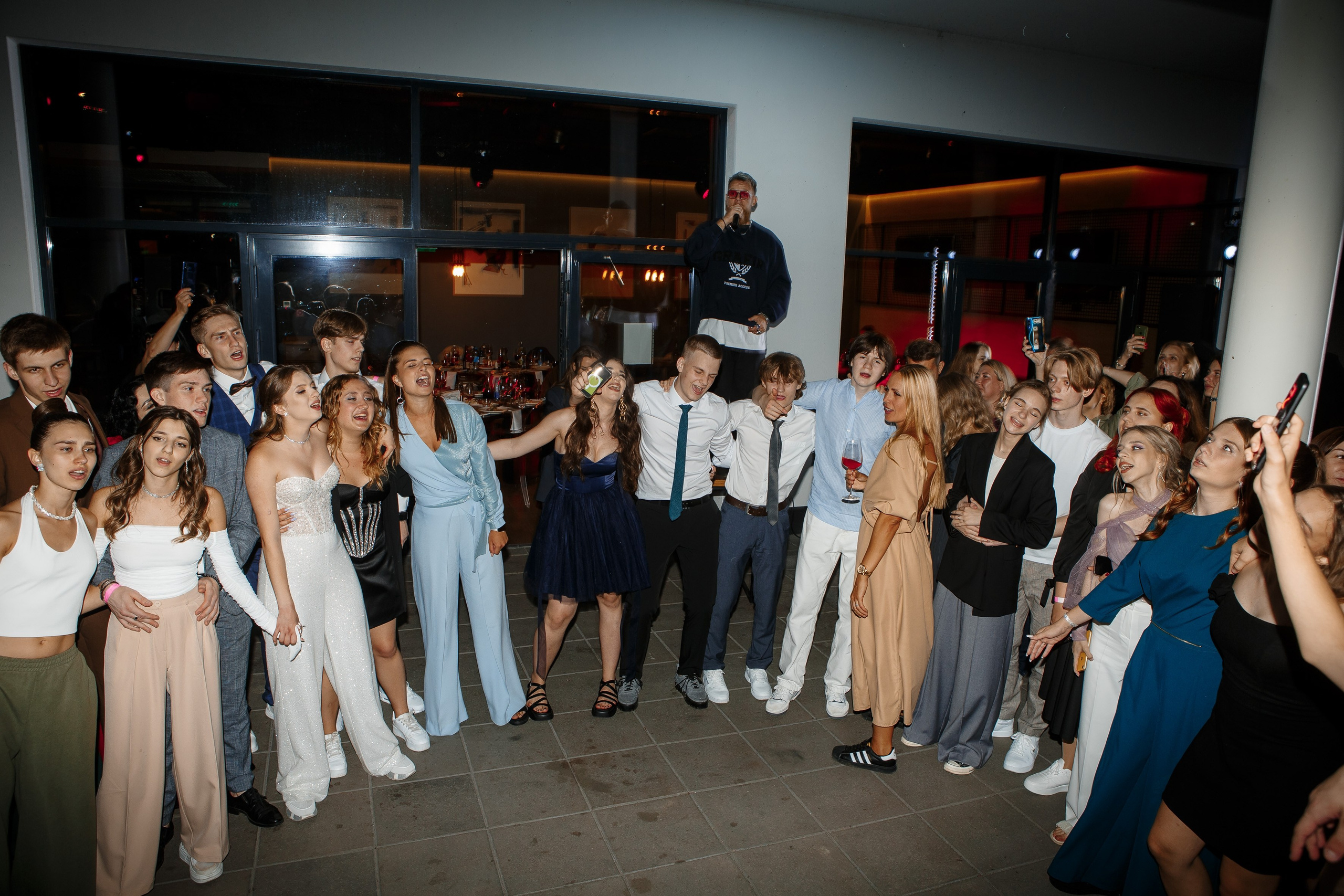 Выпускной Гимназия 12 2024 OpenHouse. Свадебный и портретный Фотограф в Липецке Дмитрий Котюков