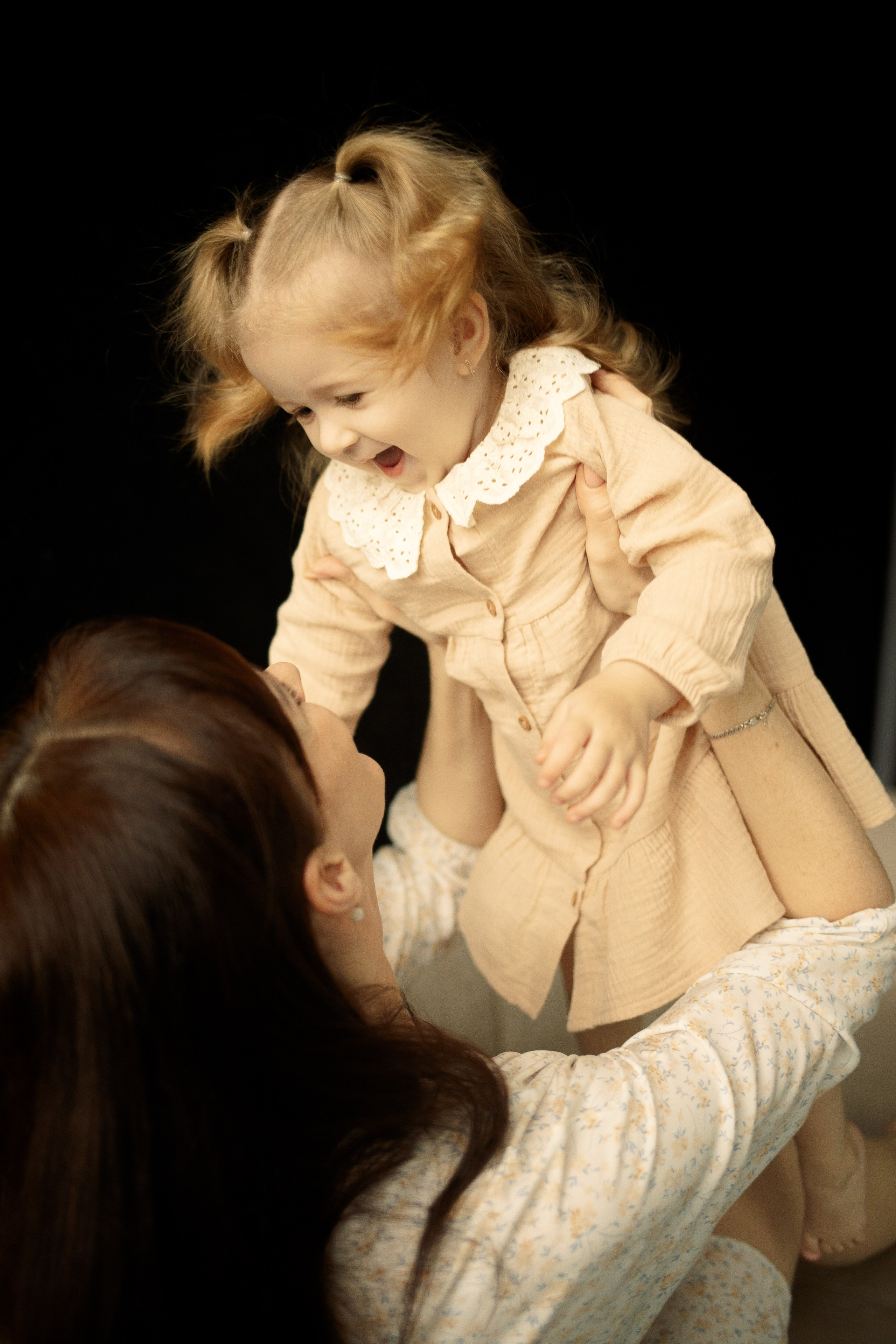 Настя и Анюта. Семейный фотограф Фотосессия беременности  Екатеринбург Елена Луткова