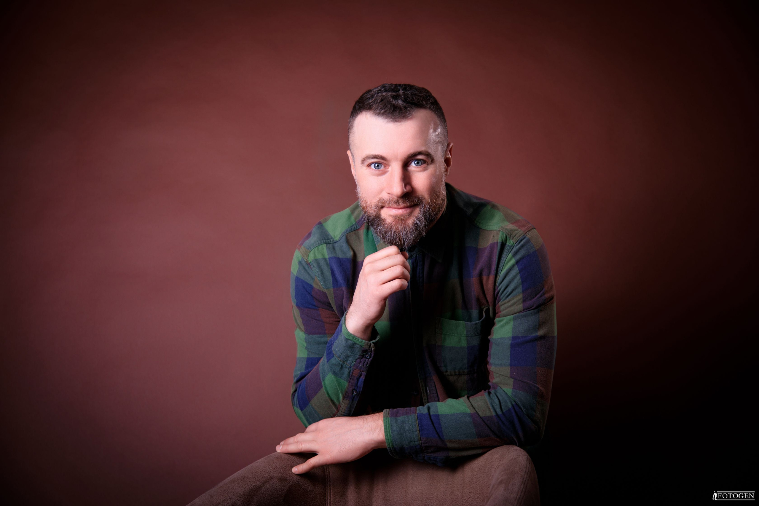 Пример мужской фотосессии STANDART 60 Минут | Бизнес Fotogen. Интерьерная фотостудия FOTOGEN г. Краснодар