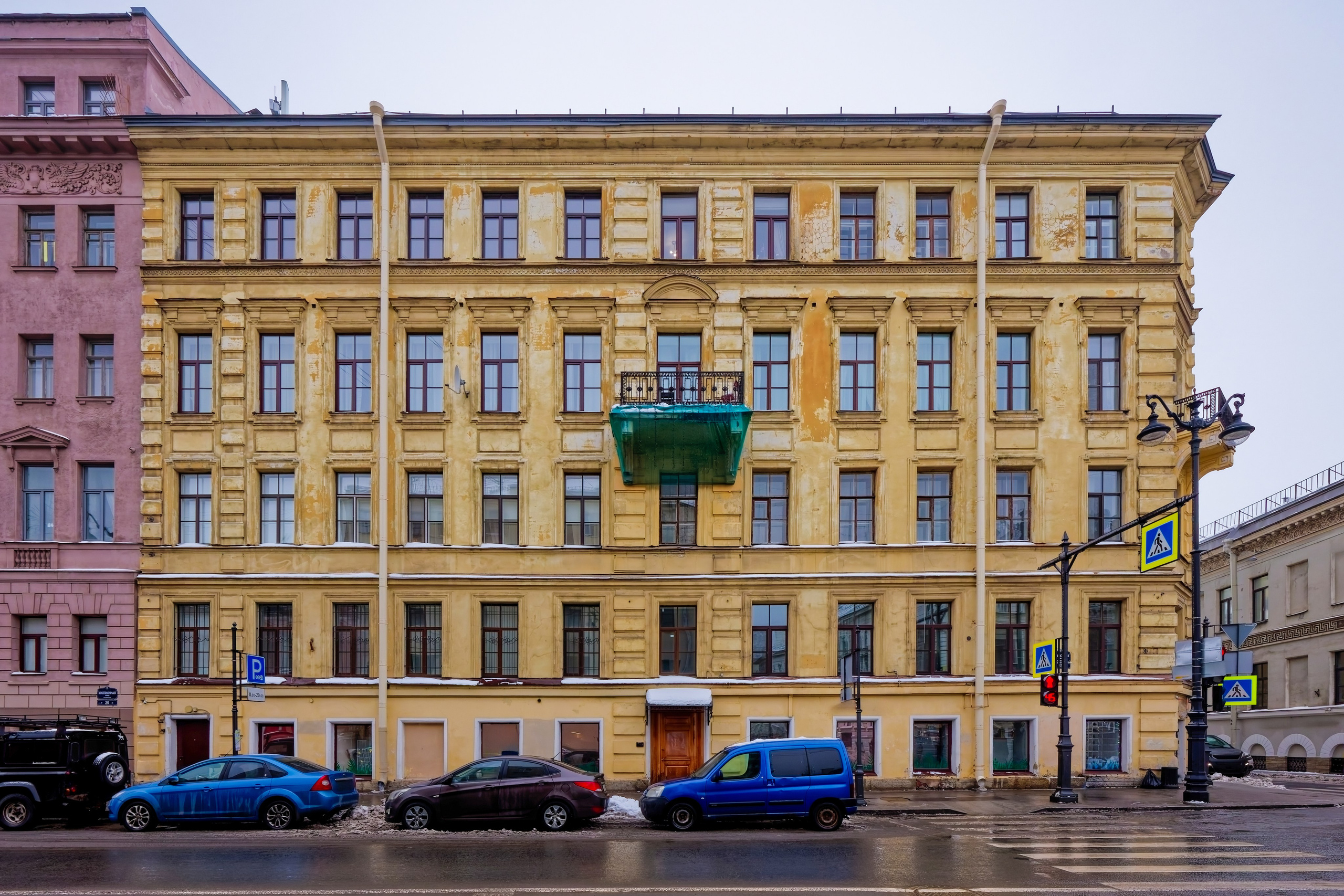 Санкт-Петербург, улица Миллионная, дом 23 (Мошков переулок, дом 3). Доходный дом Чертковых, 1878 год.  Архитектор Роберт Андреевич Гёдике.