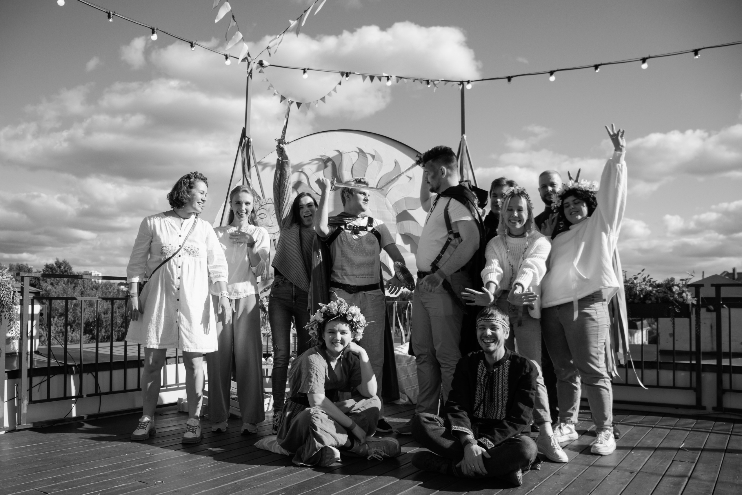 Съёмка корпоратива в городе Томск на крыше музея славянской мифологии