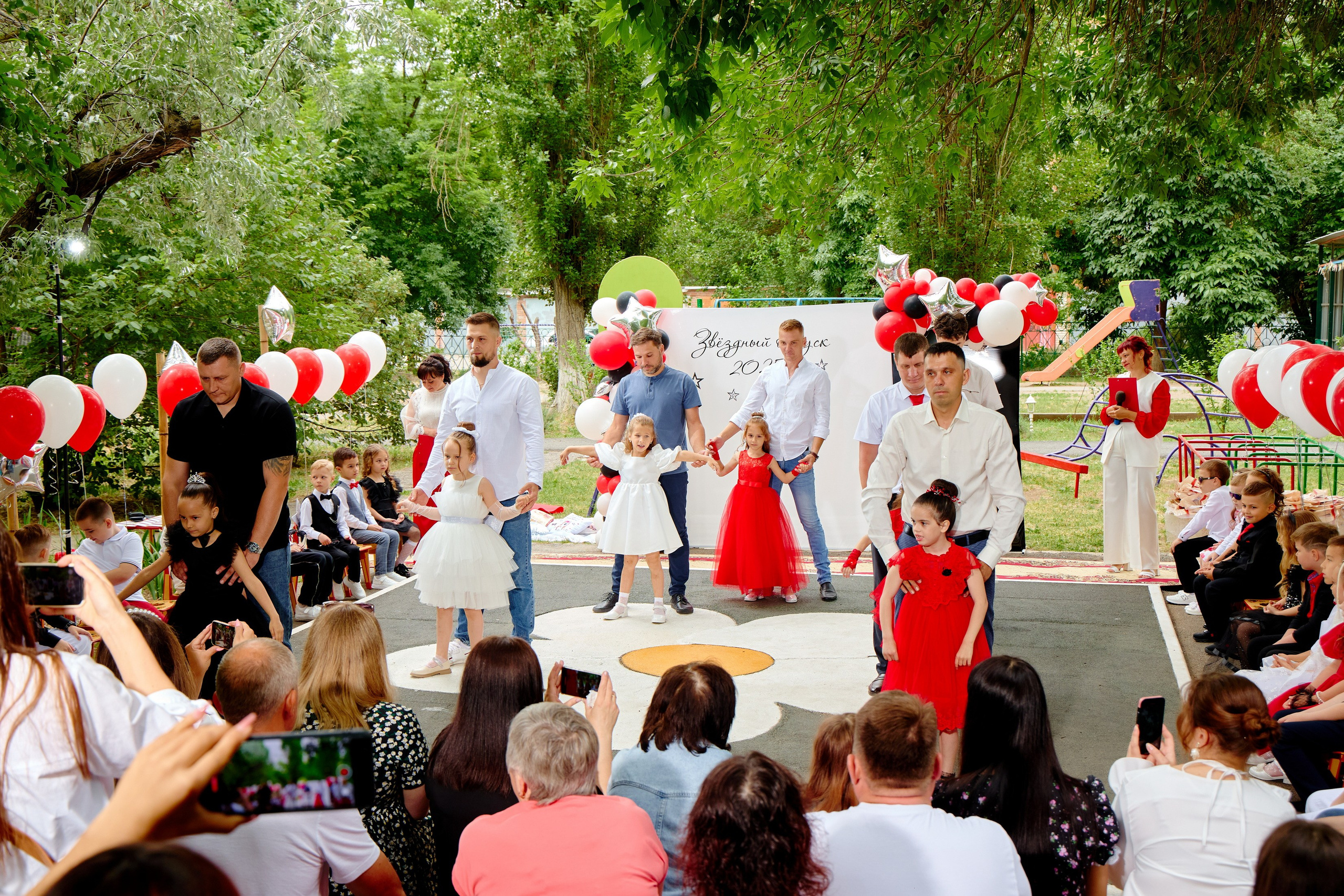 Выпускной 45 сад. Фотограф Выпускные альбомы Таганрог Сергей Коробченко