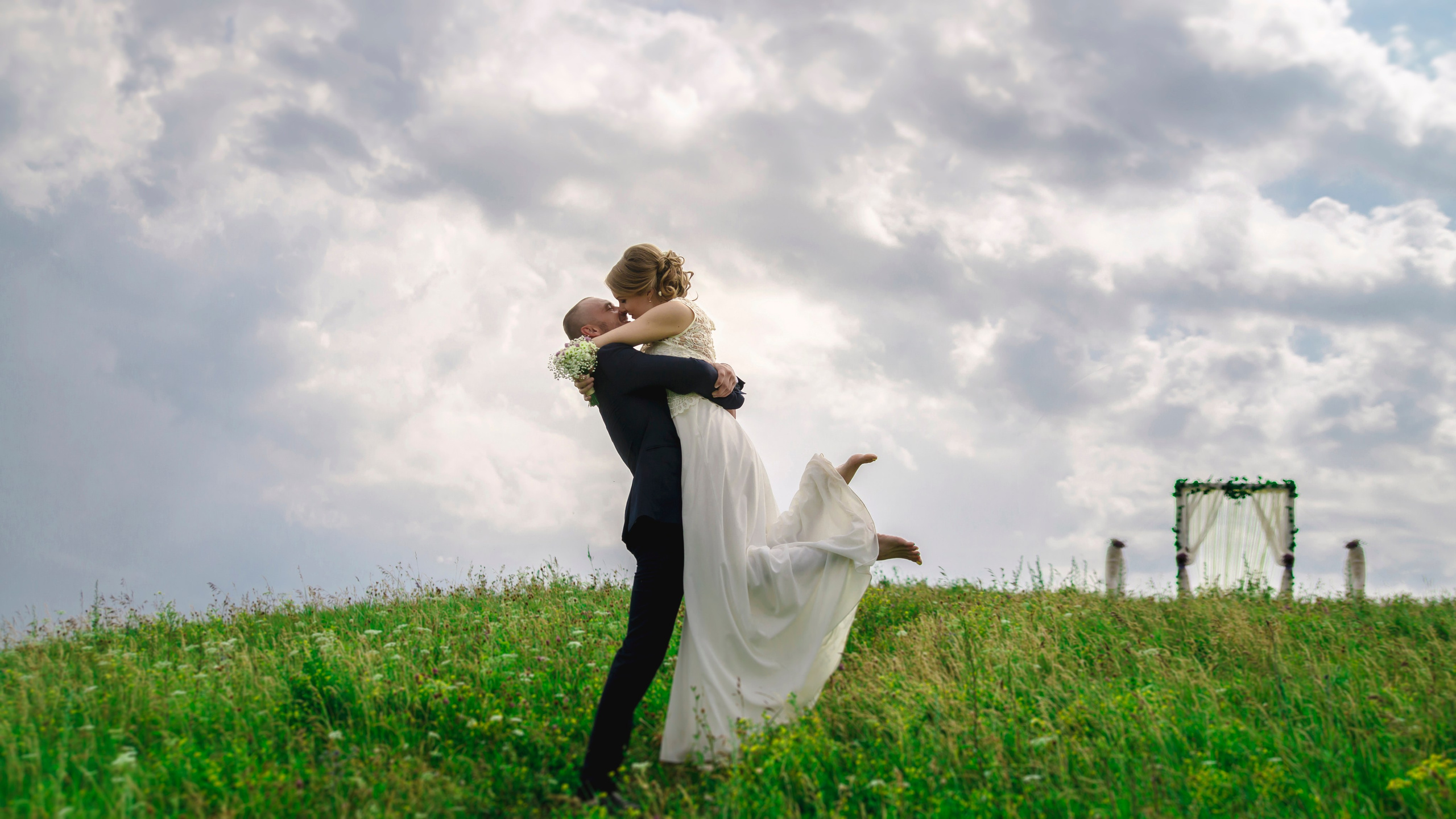 Свадебная Фотосессия в г. казани | Фотограф на Свадьбу в г. Казани Фотограф Садег Азарми тел. +79172288430 ✔ Сборы невесты и жениха✔ Утро невесты (детали, эмоции, подготовка)✔ Репортажная съёмка ЗАГСа и выездной регистрации✔ Свадебная прогулка✔ Фотосъёмка банкета и вечеринки✔ Креативные и тематические свадьбы✔ Свадьба на природе (лайфстайл)✔ Девичники и мальчишники