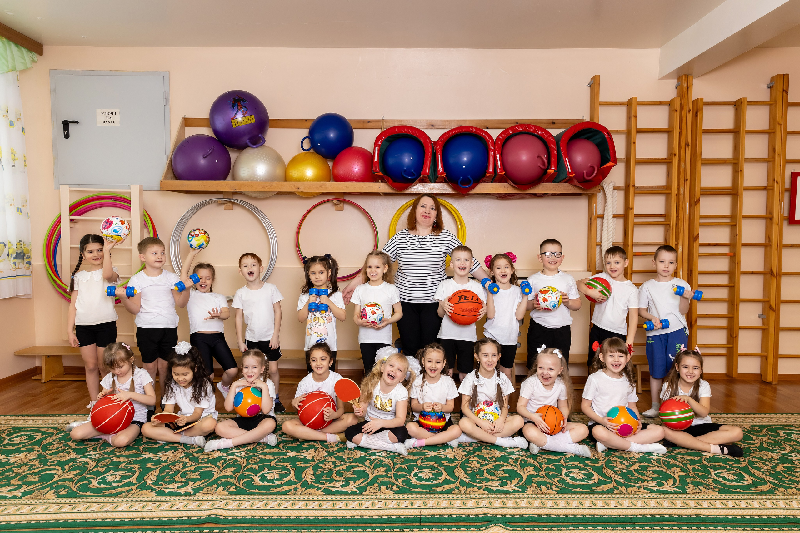 Примеры фото ДЕТСКИЙ САД. Фотограф Радужный ХМАО, Школьный фотограф, семейный фотограф, выпускной альбом