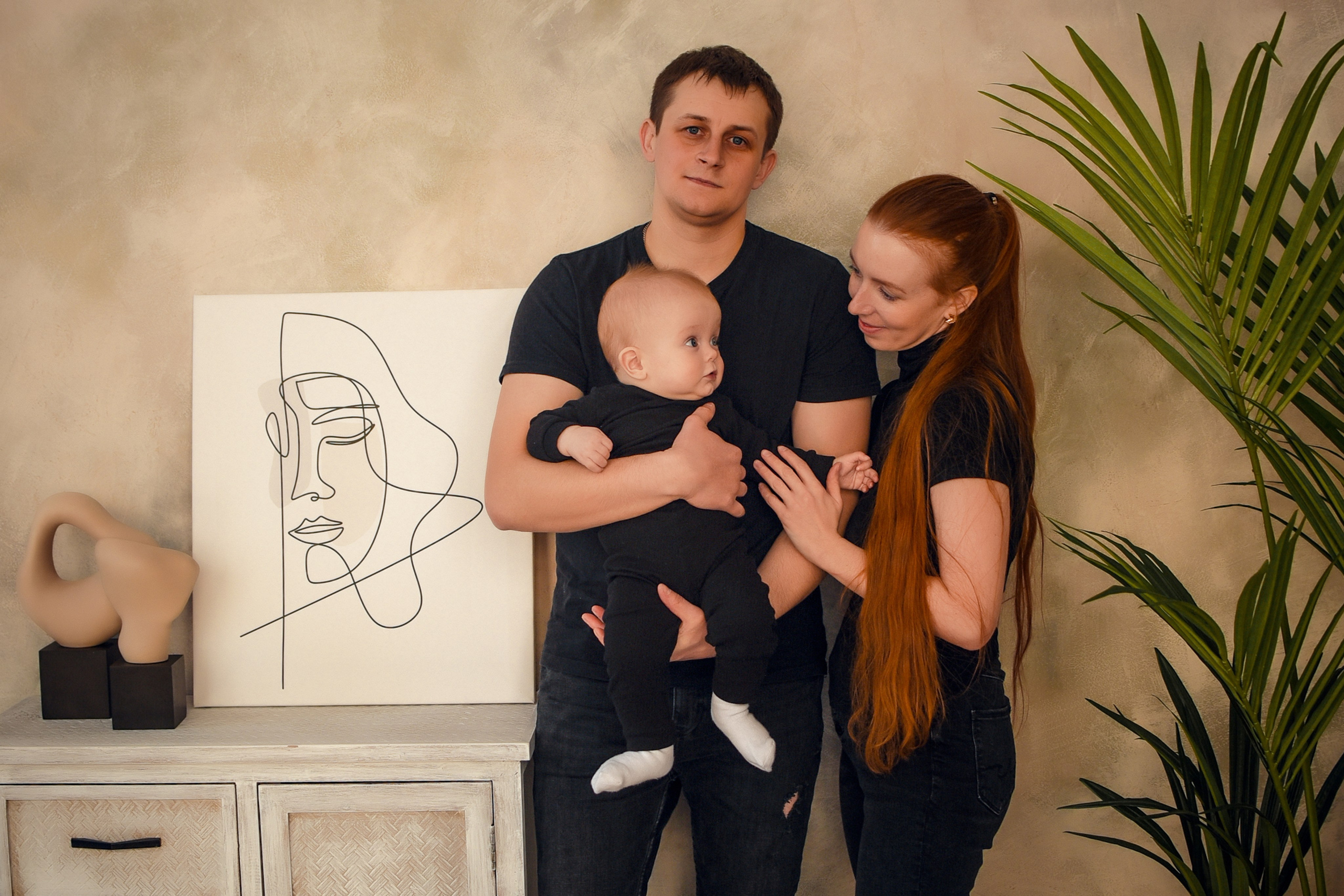 Семейная студийная фотосессия 3. Свадебный, семейный, детский, контент фотограф в Омске Максим Ильин