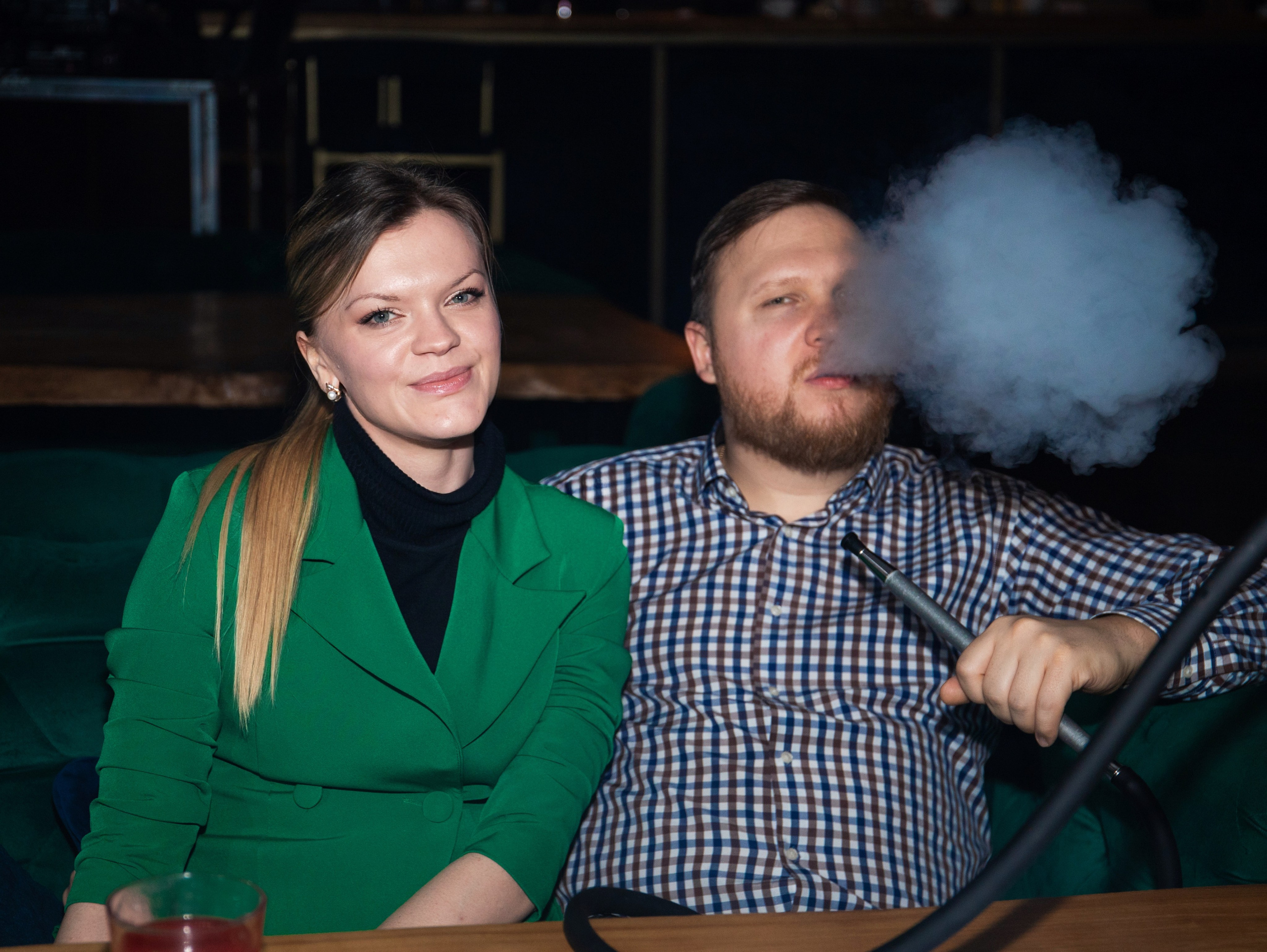 Репортажка из кальян-бара. Свадебный и семейный фотограф в Москве Мила Широких