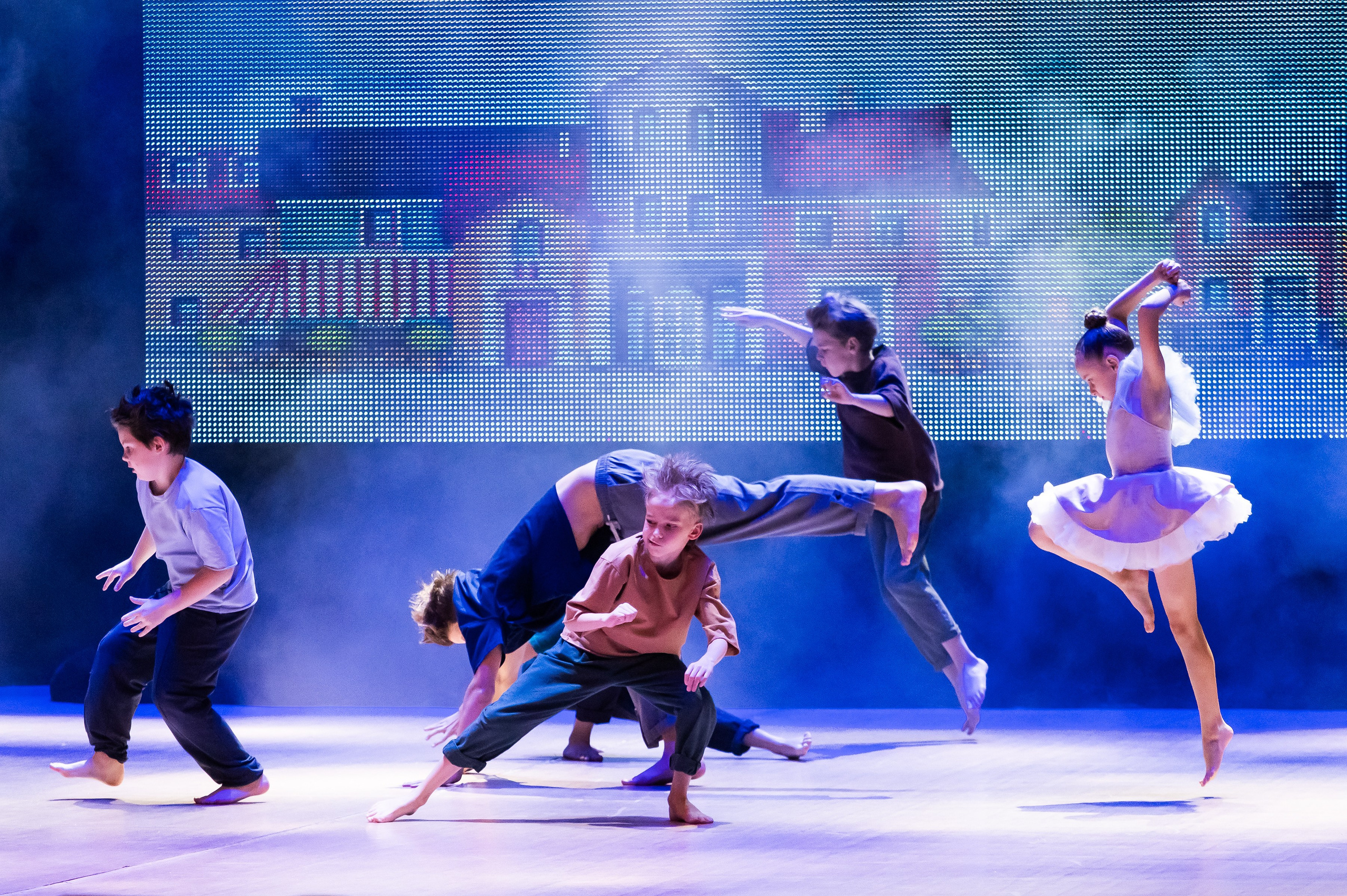 Концерт «Пространные танцы». Репортажный, семейный и детский фотограф в Пензе и Заречном Арина Ермилова. Картины барельеф на заказ