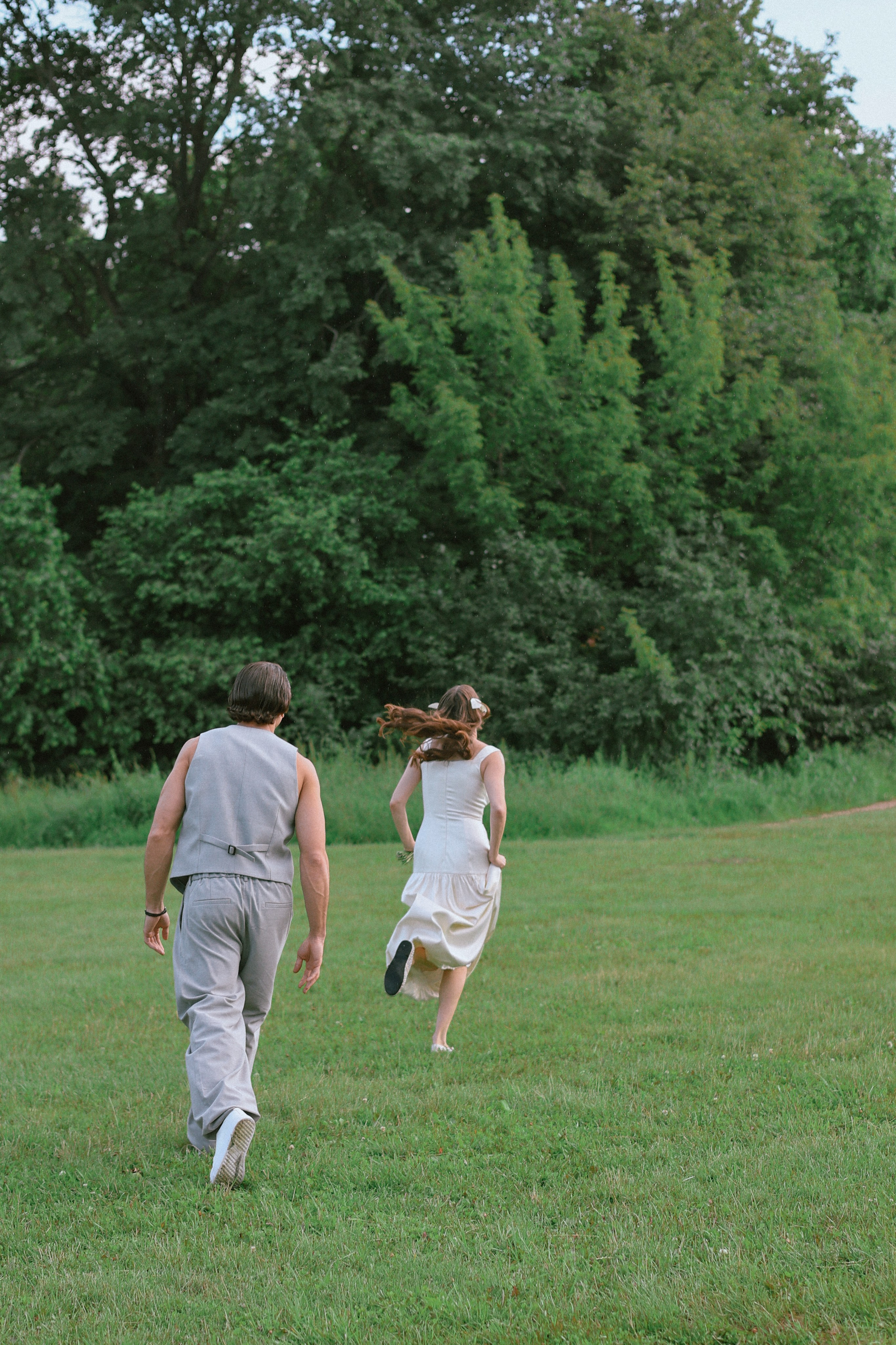 Дмитрий и Дарья. Свадебная прогулка в парке с собаками. Семейный и свадебный фотограф в Москве и области EVGENIA SAVI