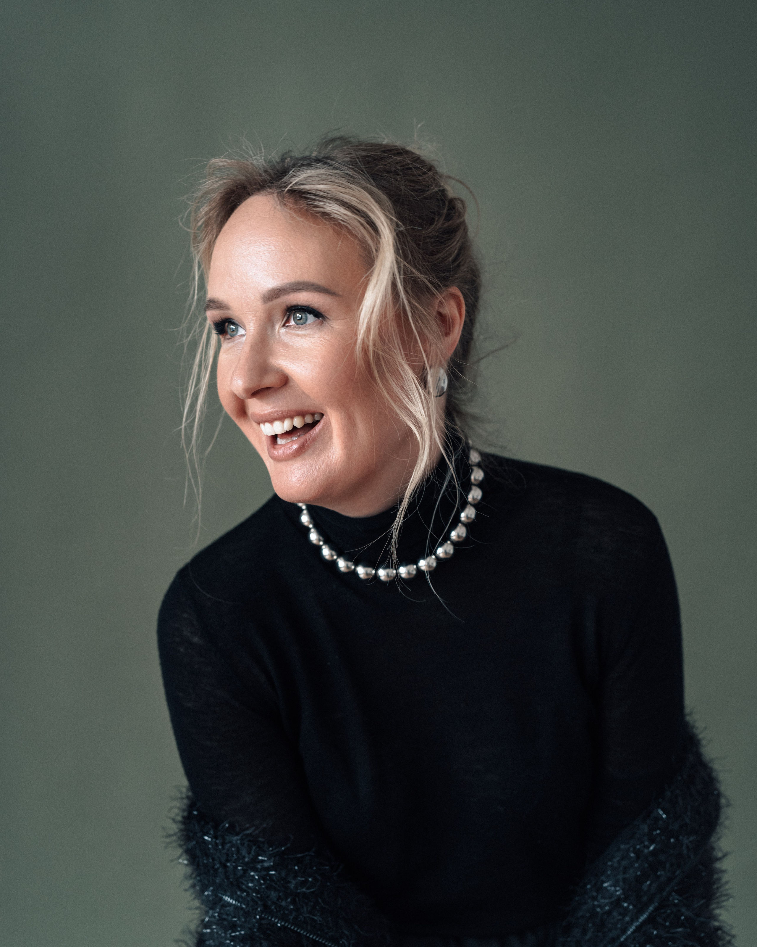 Portrait. Если ты на Земле — звони