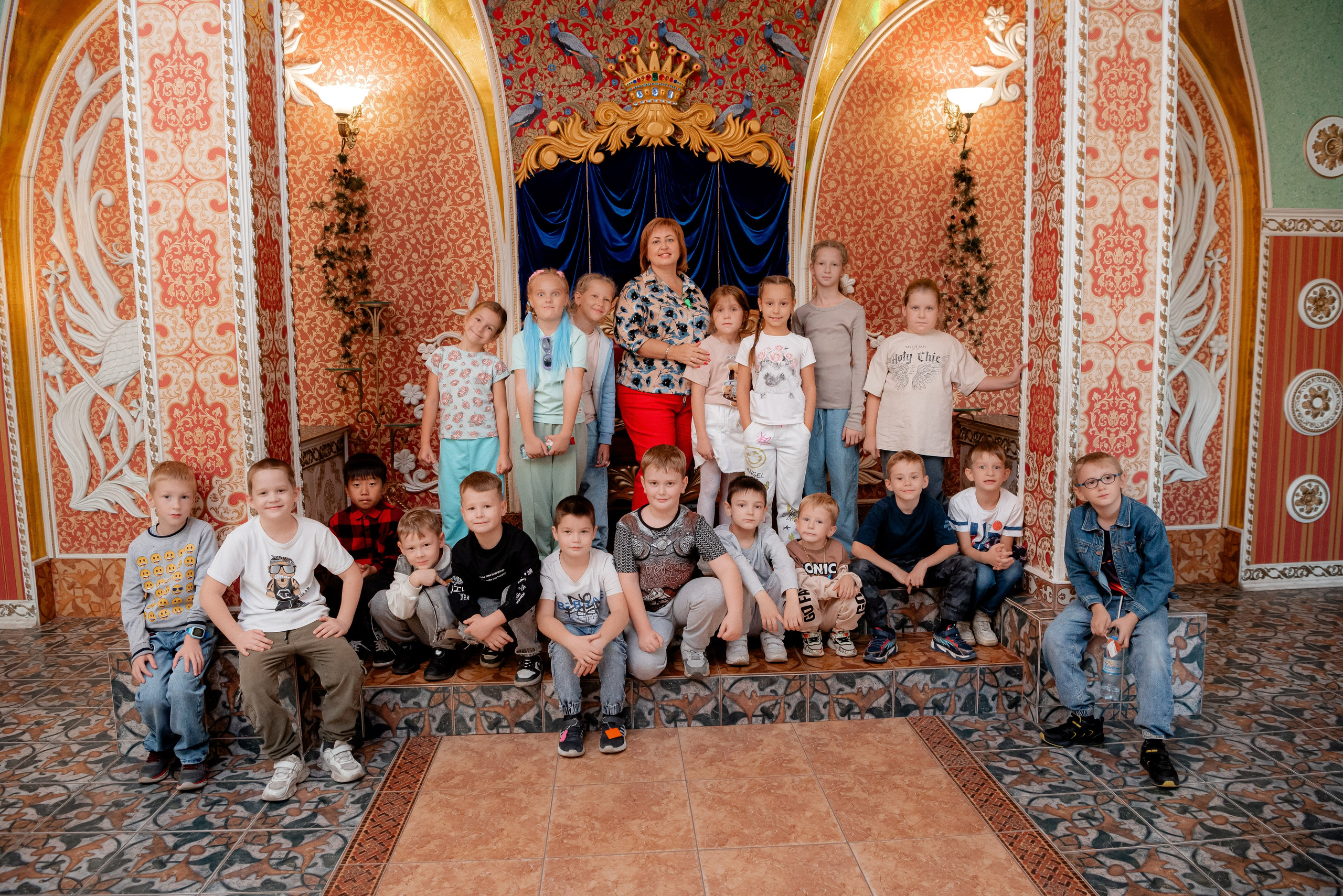 Экскурсия класса в Музей Русской Сказки