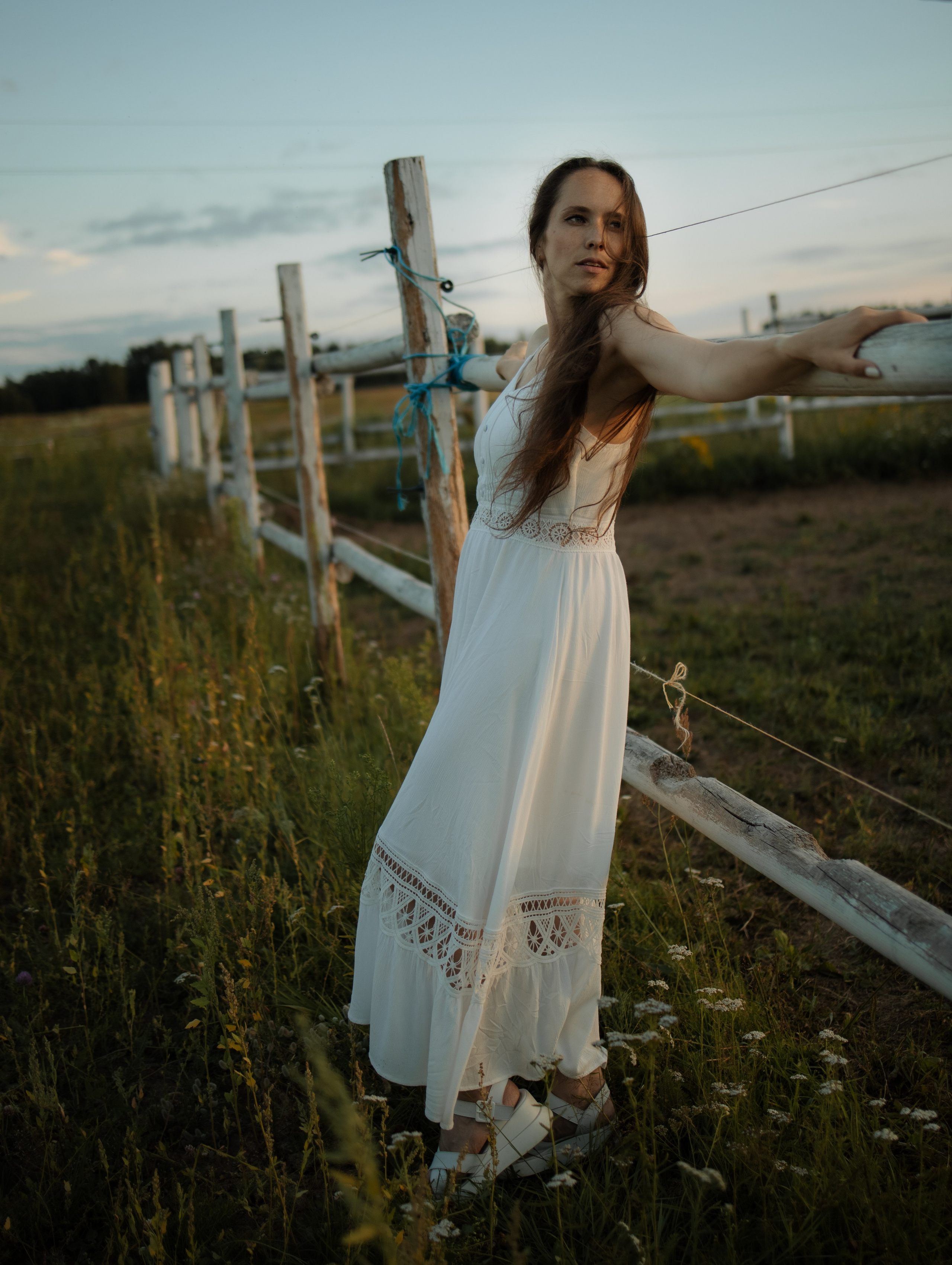 Фотосессия мамы и дочки в поле. Фотограф Углич и Ярославль Ольга Тятюшкина