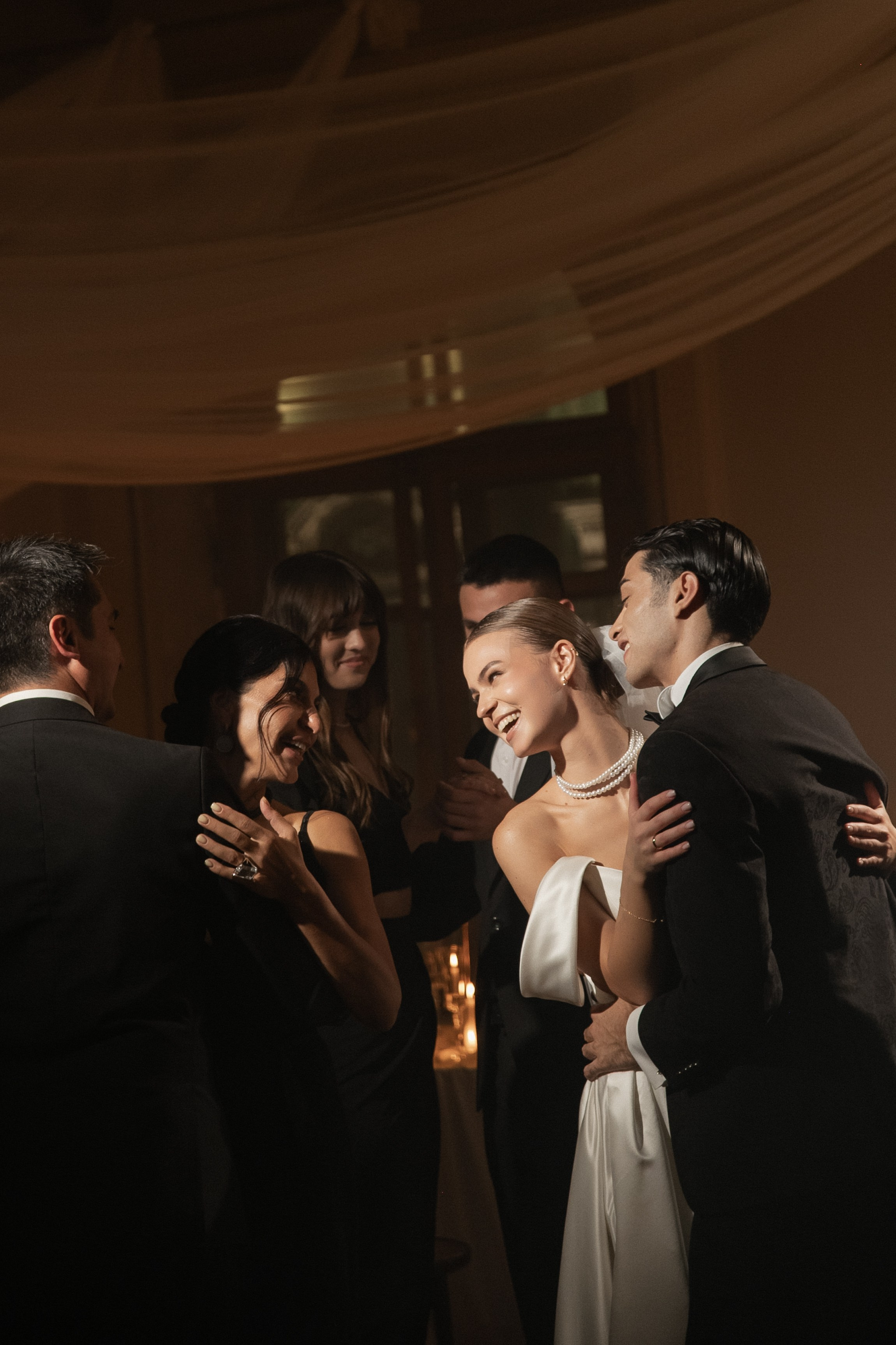 Камерный свадебный ужин при свечах в старинном особняке в фотостудии 21. Kult. Ярослава Ерина — свадебный фотограф в Москве