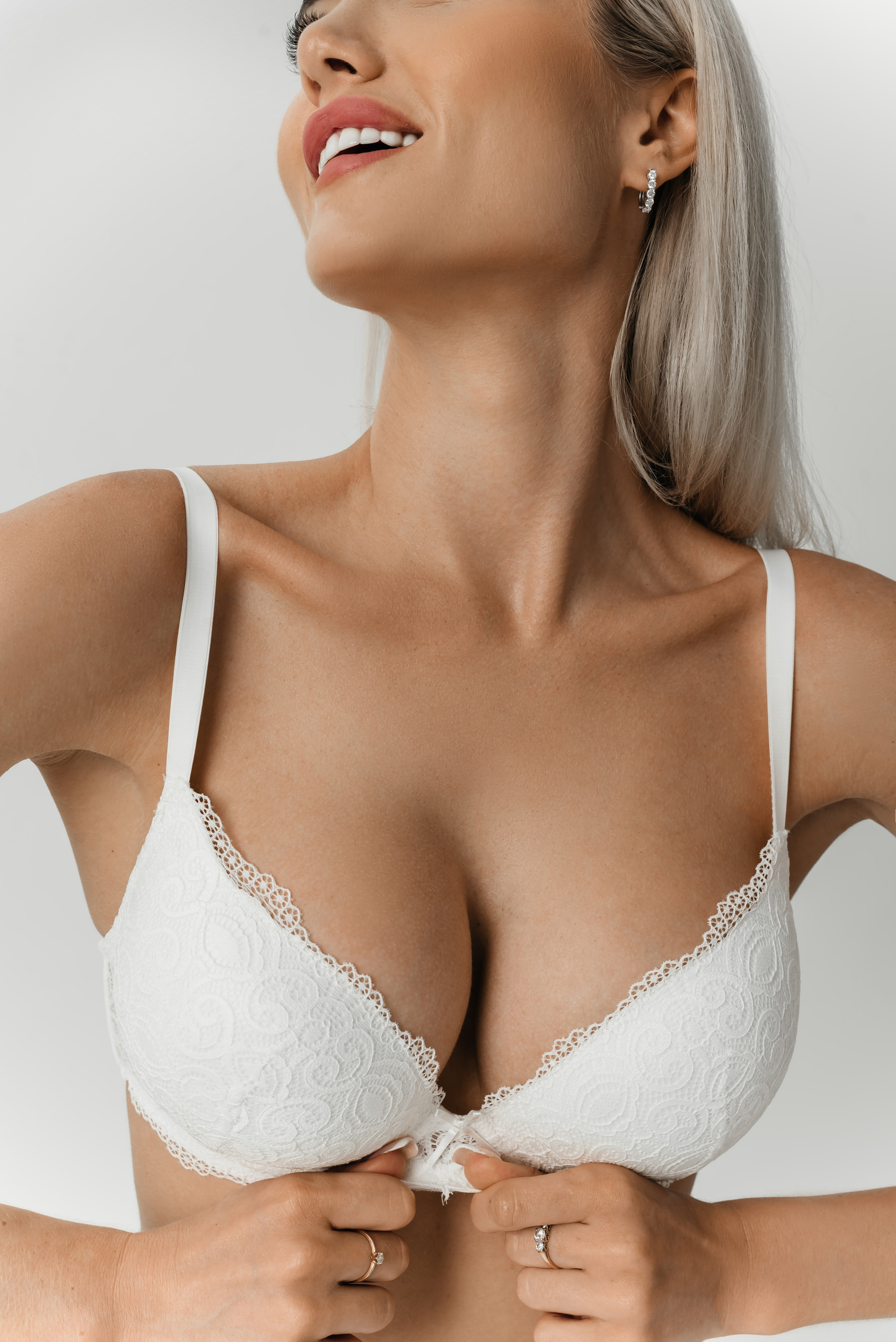 Конетент-съёмка и съёмка для маркетплейсах на модели. Свадебный фотограф Москва — Юлия Фоменко — профессиональный фотограф