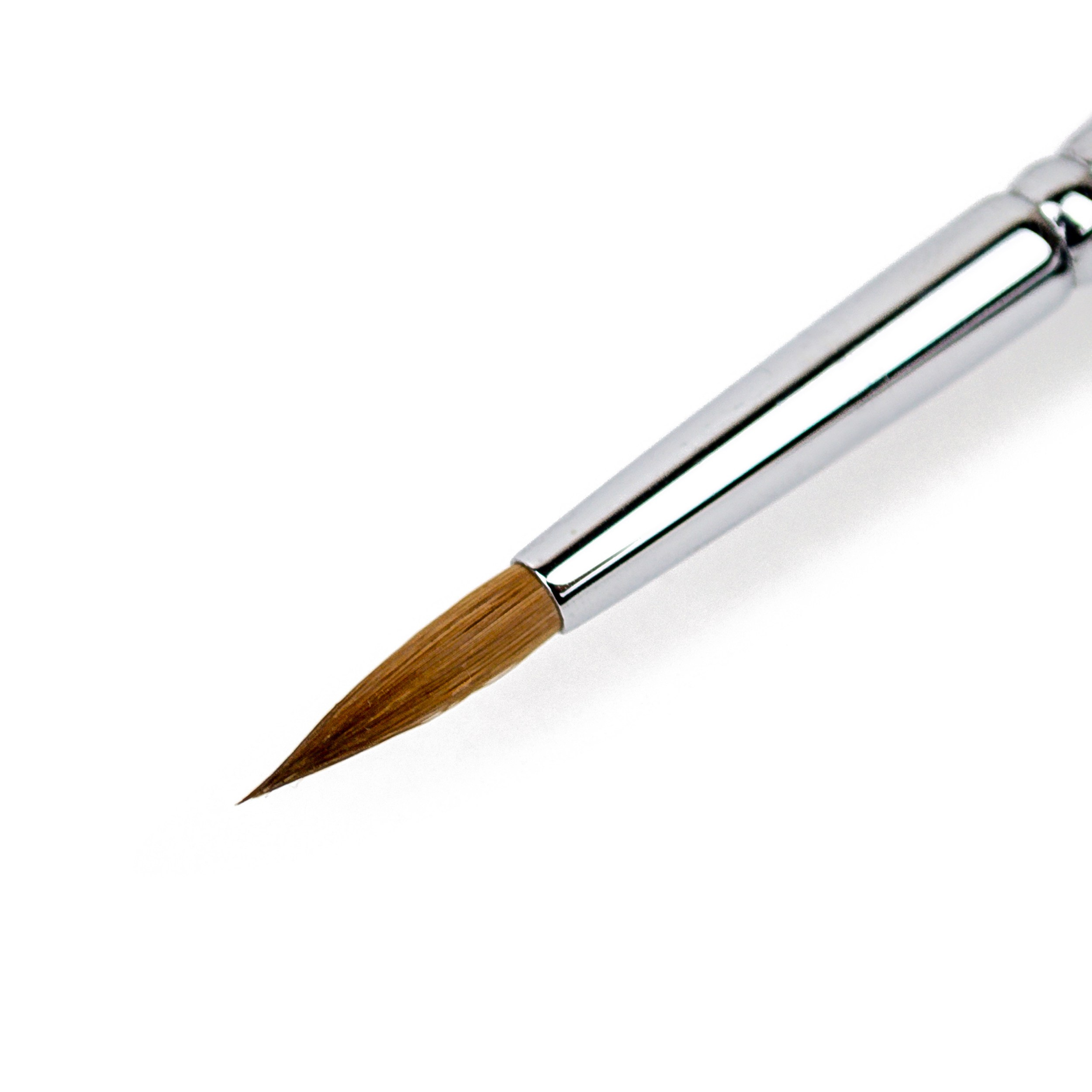 фотосессия для маркетплейсов без фона - профессиональная кисточка крупным планом