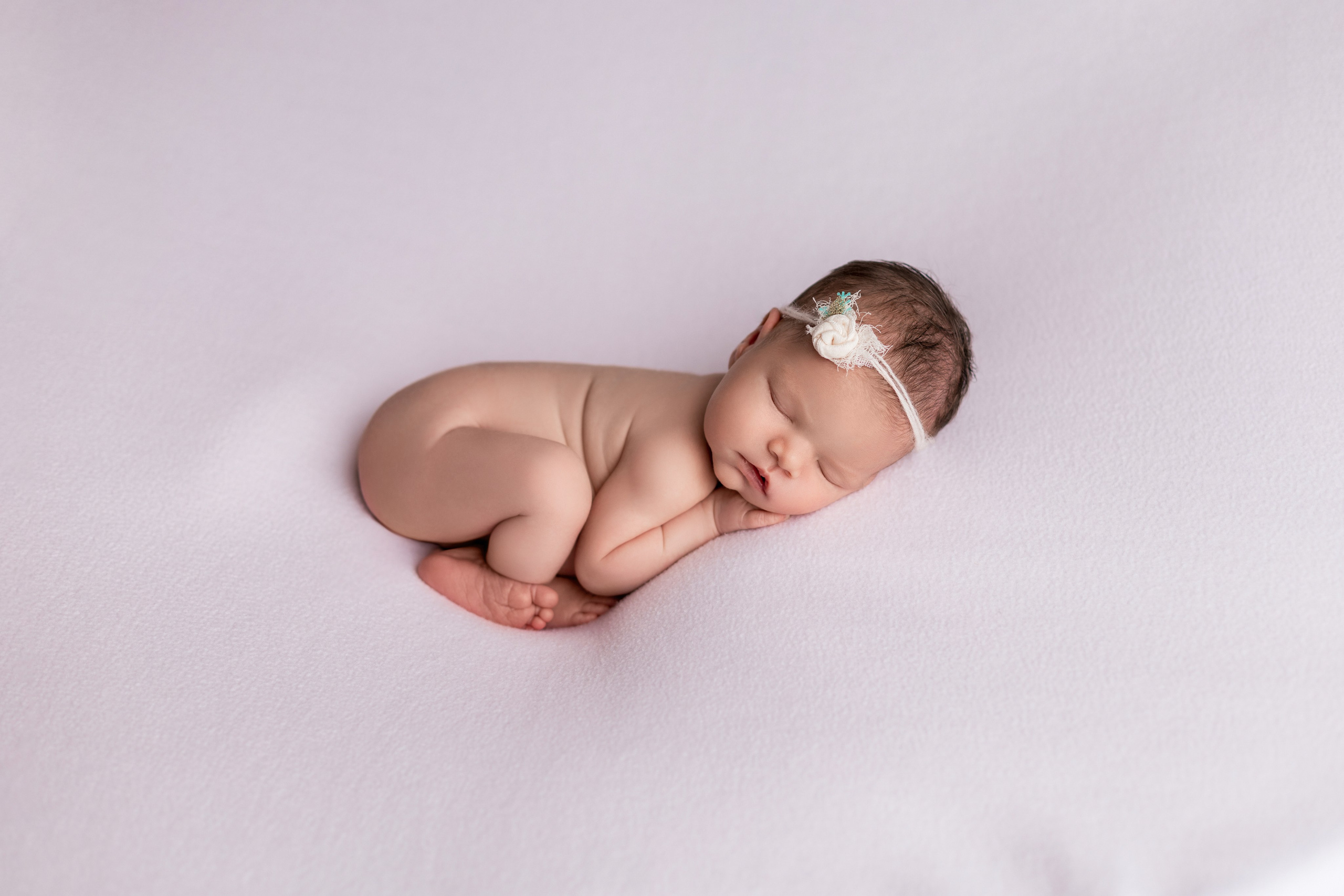 Аделина, 6 дней (в работе, без ретуши). Фотограф новорожденных в Нижнем Новгороде Надежда Кадылкина