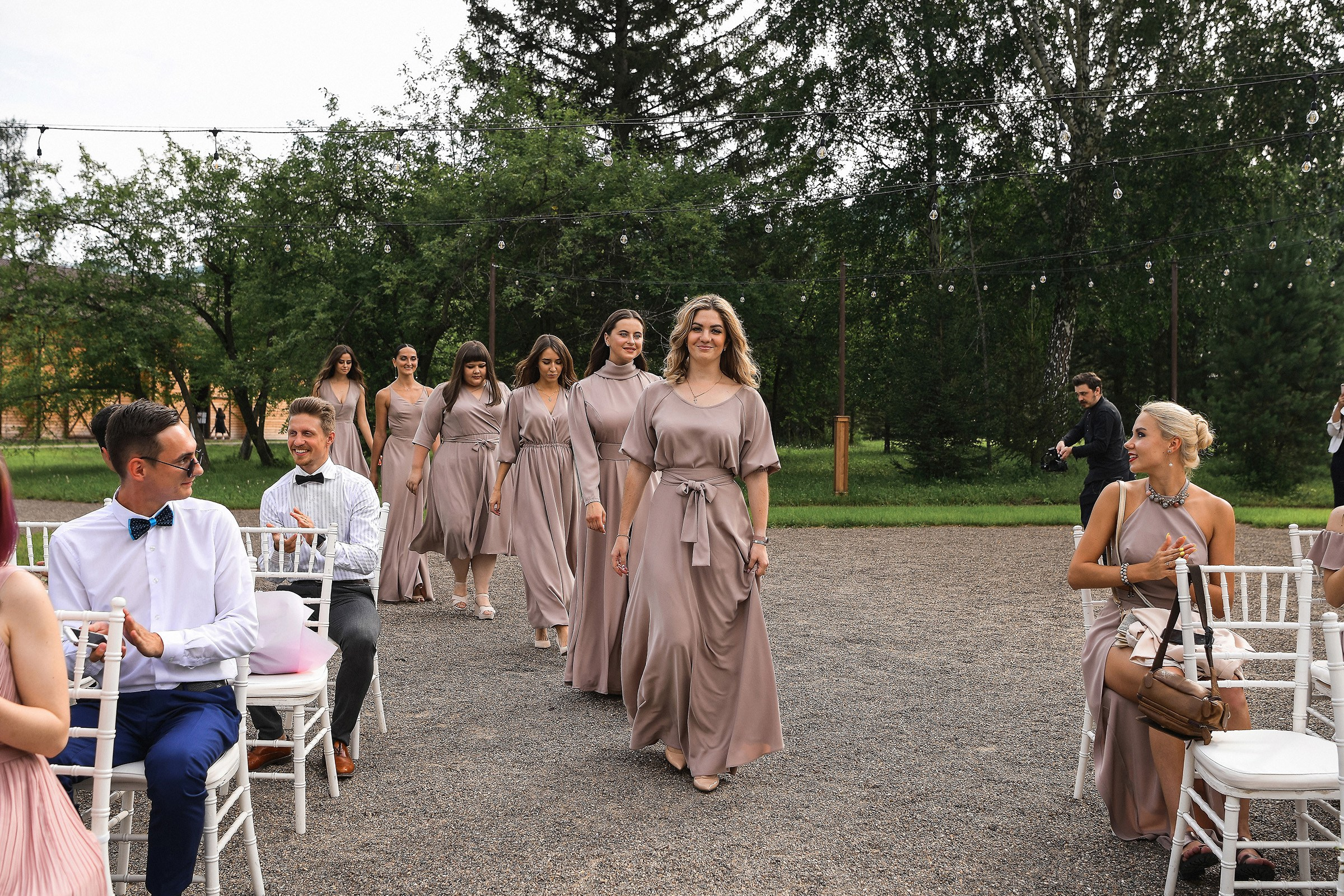 🌄 Демьян и Катя — свадьба в нацпарке "Столбы" | Веселый банкет и эпичные фото на скалах. 📸 Свадебный и семейный фотограф в Красноярске Тихомиров Евгений | 17 лет опыта | 800+ свадеб