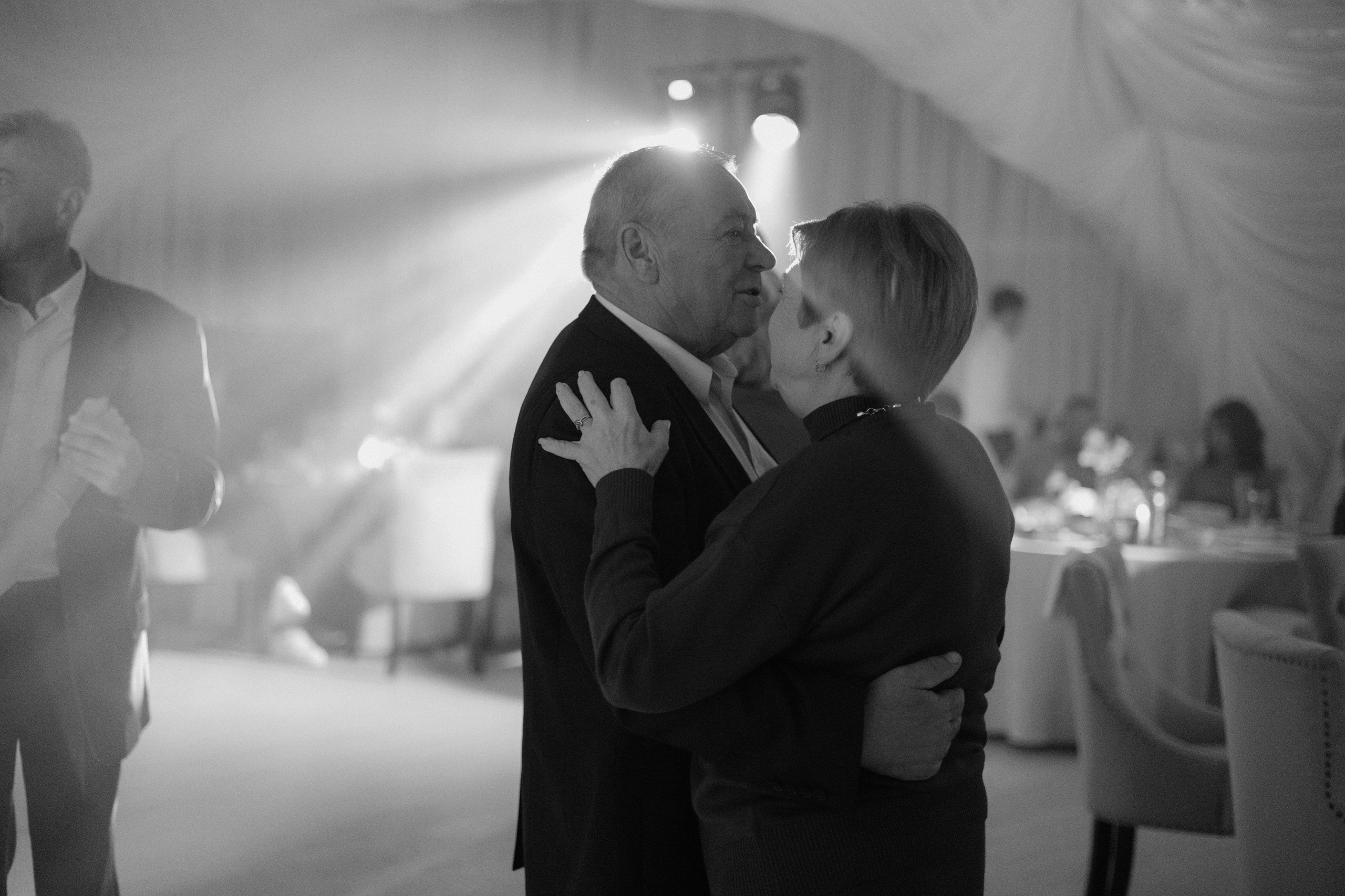 Аня и Саша. Свадьба в Юдино парк. Свадебный и портретный фотограф в Москве Анастасия Масюк