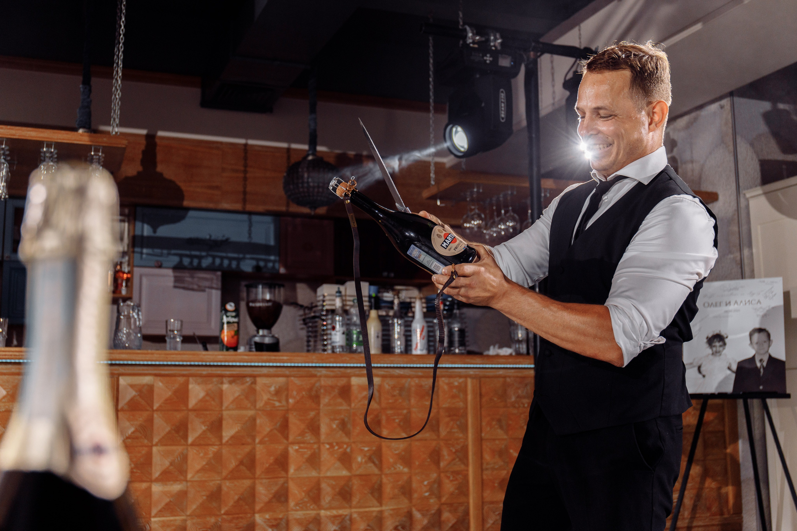 Свадебная фотосессия красивый банкет. Свадебный фотограф в Екатеринбурге Илья Корсаков