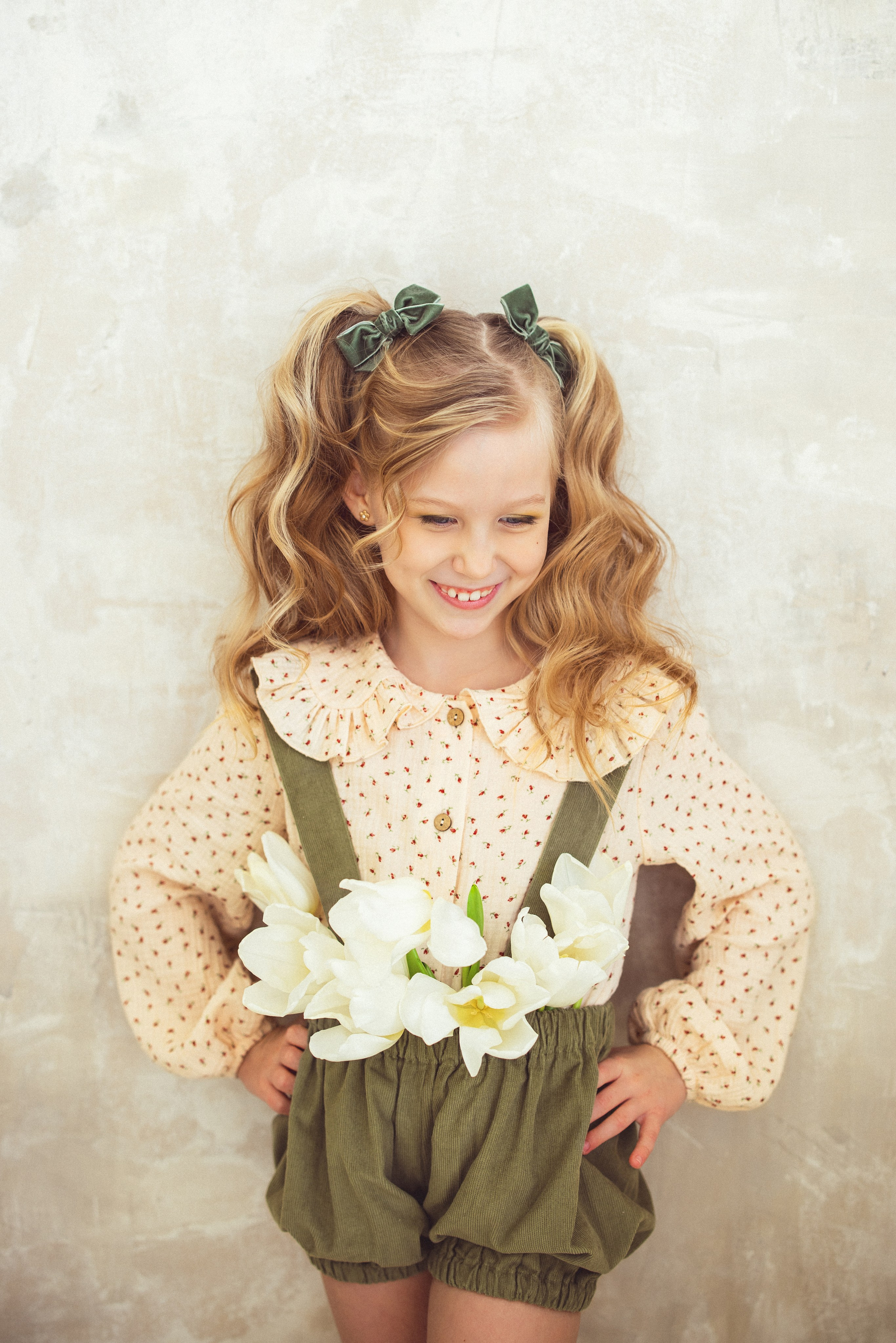 Фотосессия с белыми Тюльпанами, 2024 г. Семейный и детский фотограф в Краснодаре Анна Трашкова